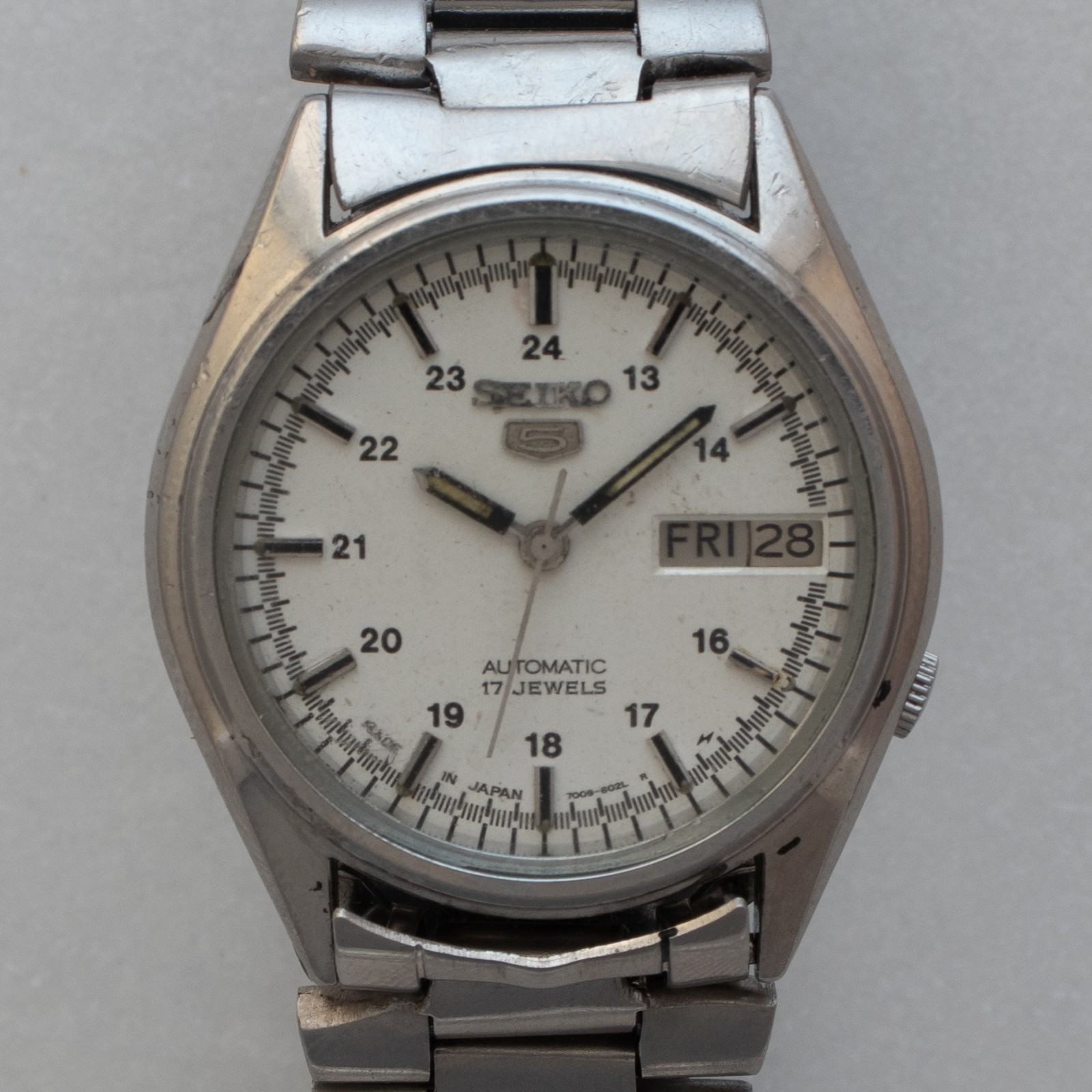 Vintage Seiko 5 Automatic 7009-6001 White Military 24Hr Dial 17J Men’s Watch