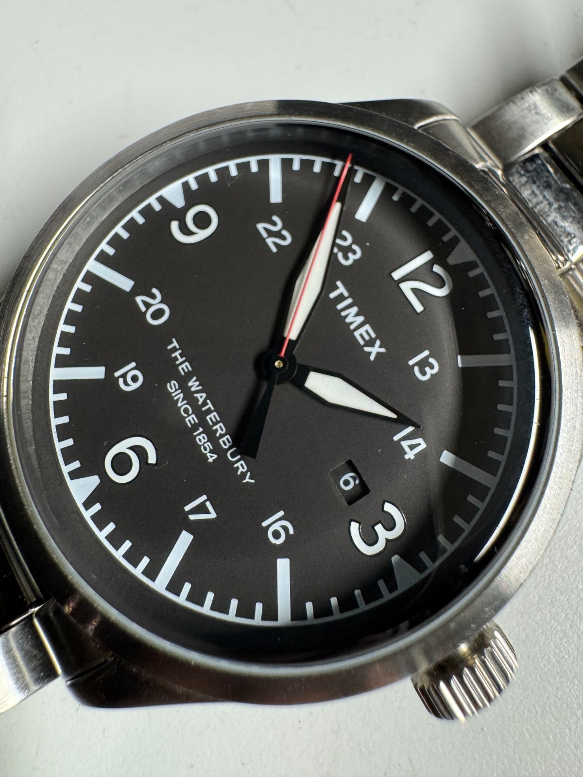 Timex Waterbury Quartz Watch 42MM Stainless TW2R38700 Indiglo New Batt Runs Good