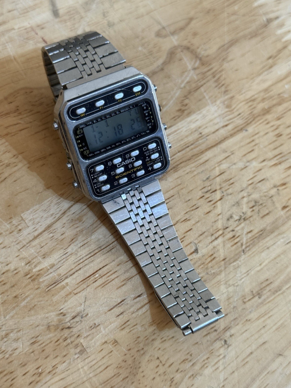 VINTAGE CASIO 197 CFX-200 RARE SCIENTIFIC CALCULATOR WATCH