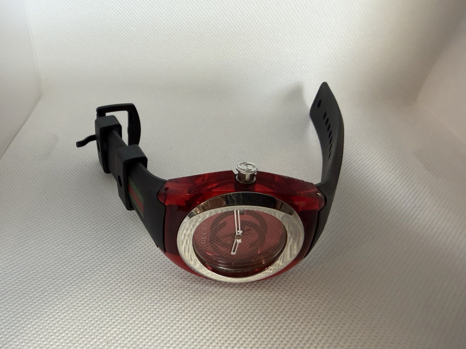 Gucci Sync Red Green Black Wrist Watch 137.1 Men’s Women’s Unisex Silicone USA