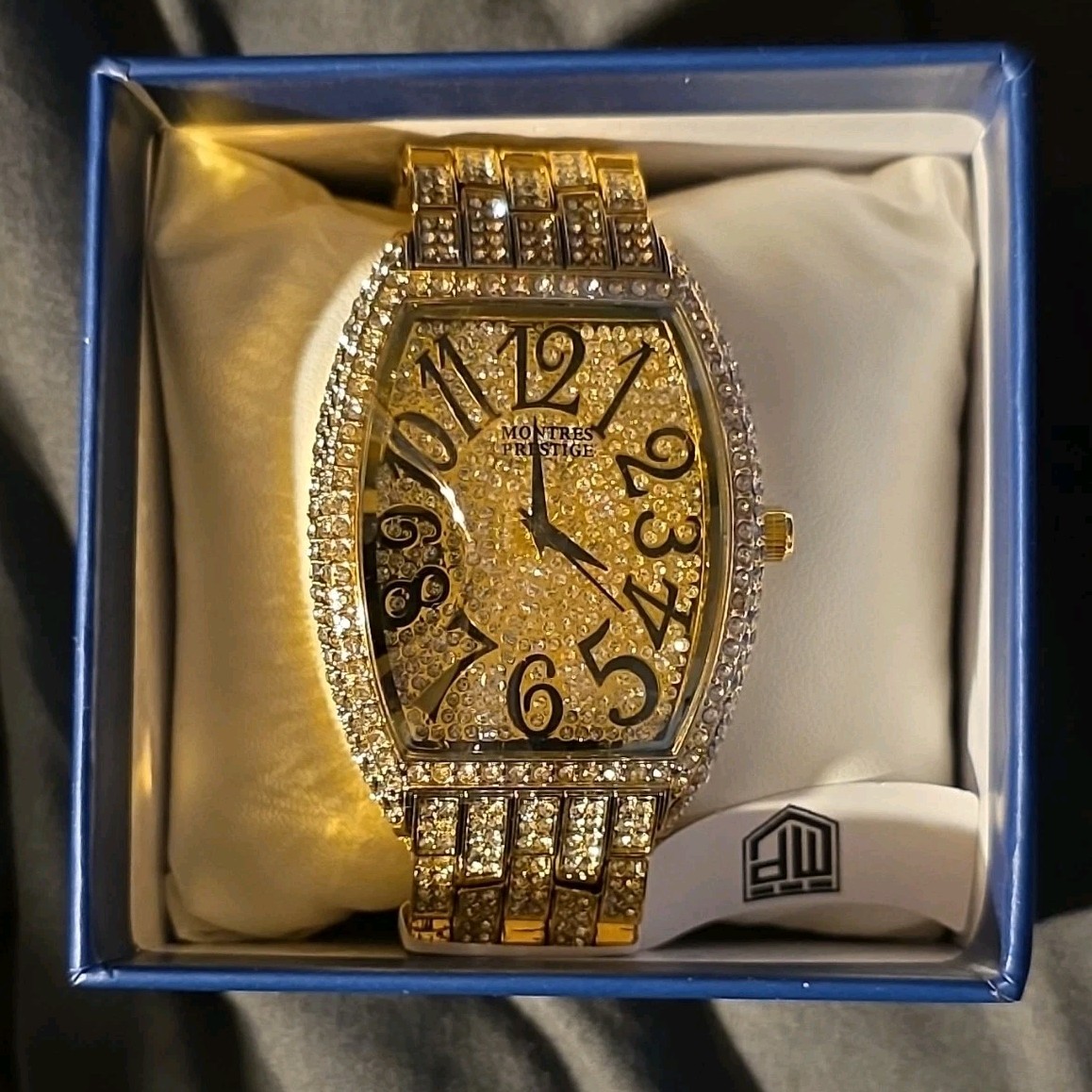 Montres Prestige Men’s Gold Luxury Wristwatch Tonneau Diamond Pattern Analog Box
