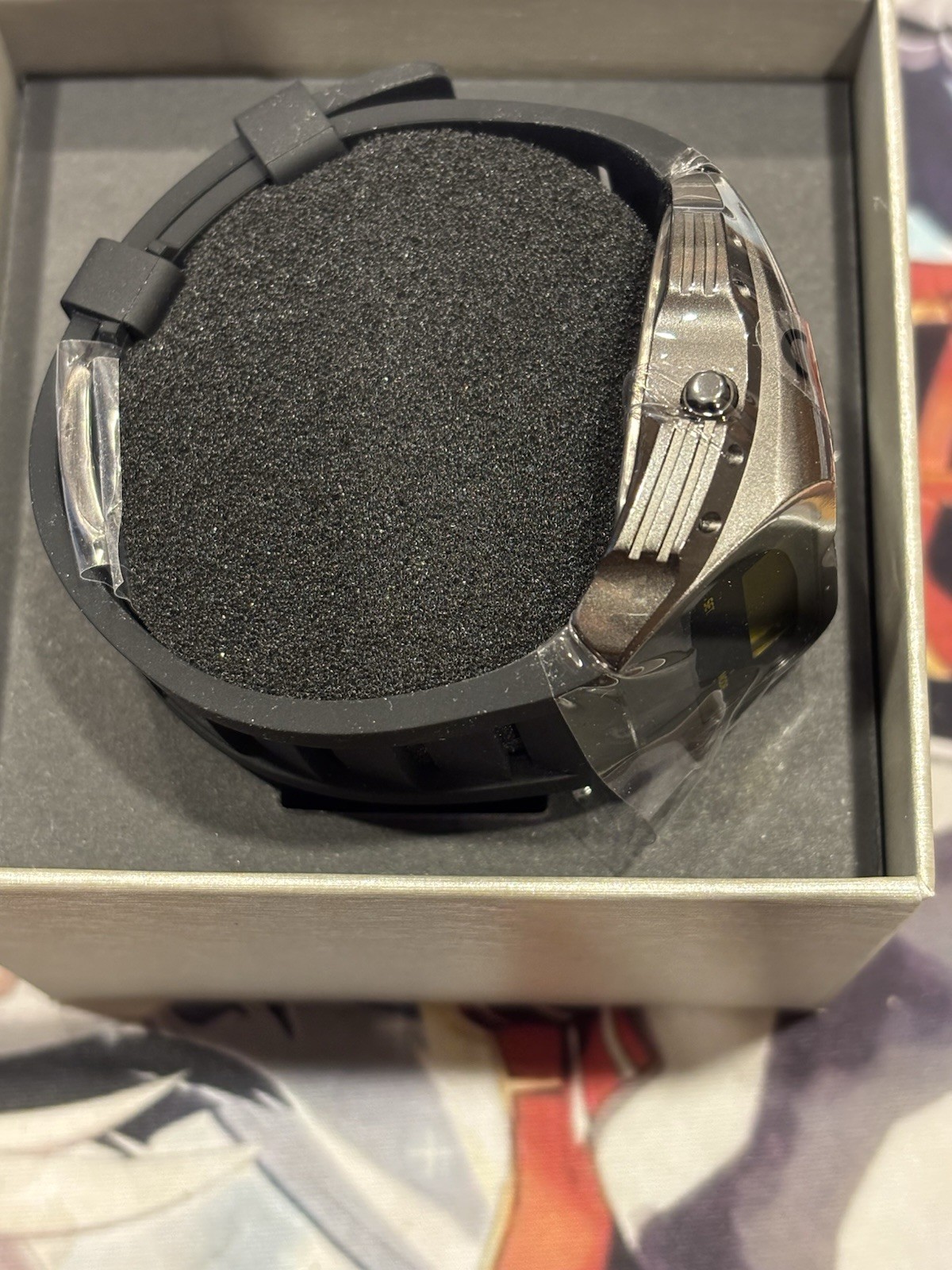 New in Box Benly Design Gladiator X7000 Grey With Black Band