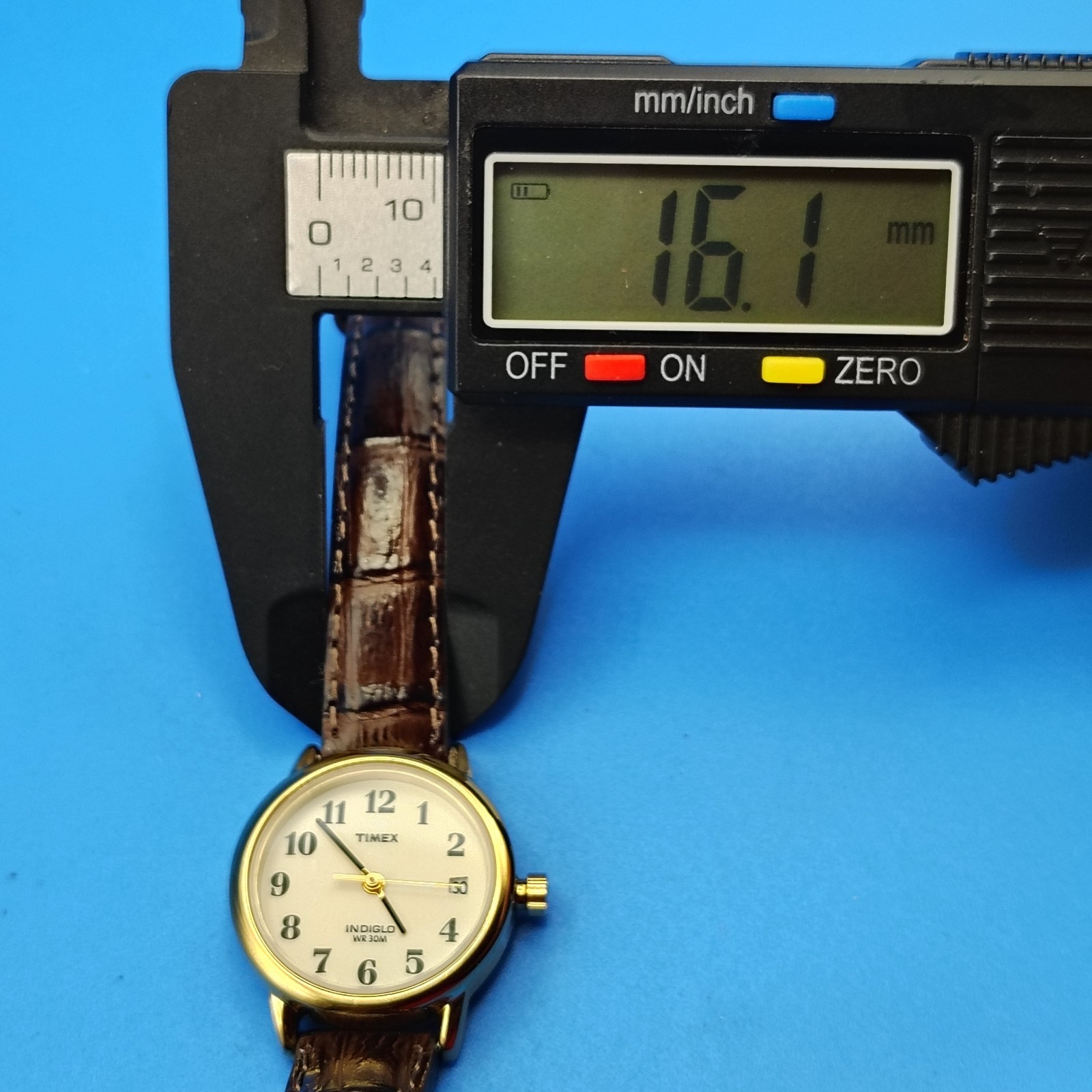 New! Vintage 2012 Timex Easy Reader Date 25mm Women’s Quartz Watch Leather NOS