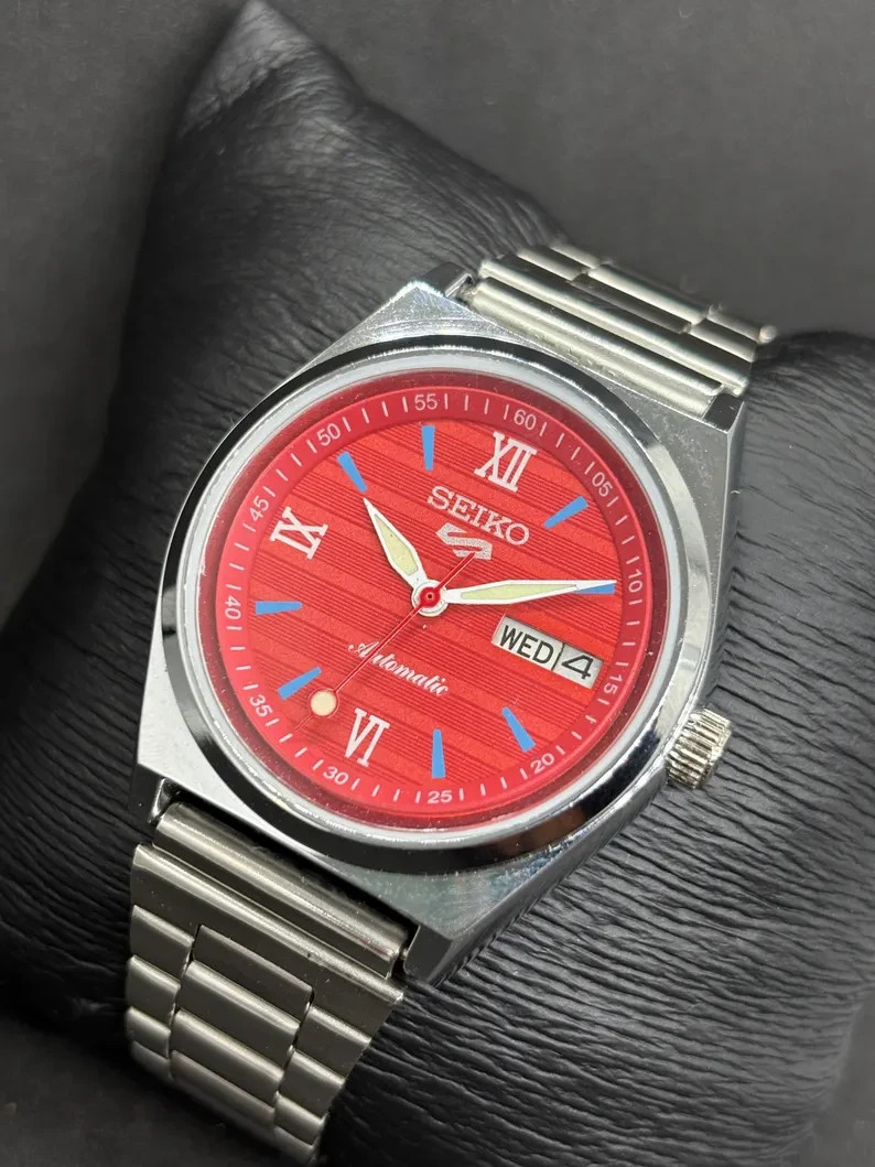 Vintage Refurbished Seiko 5 Automatic Day/Date Japanese Men’s Wrist Watch