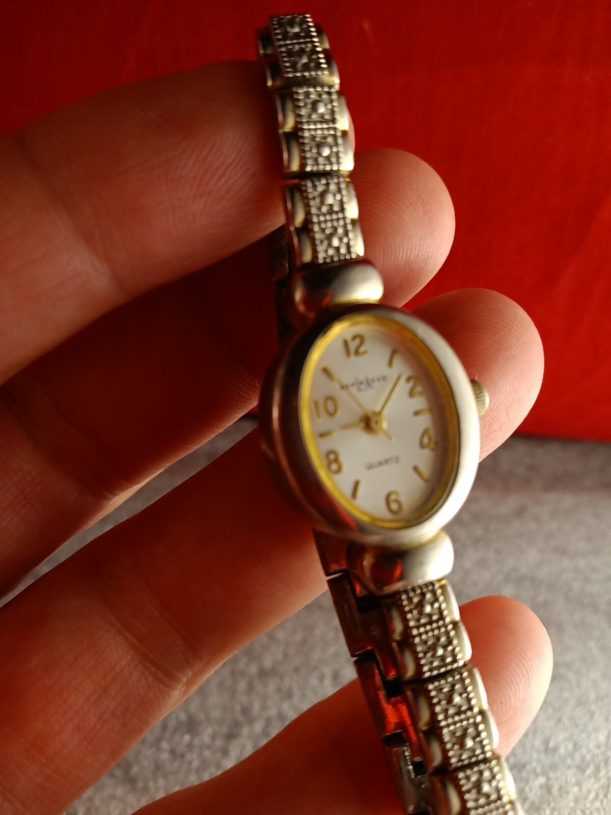 LA Express Women’s Watch – NEEDS BATTERY