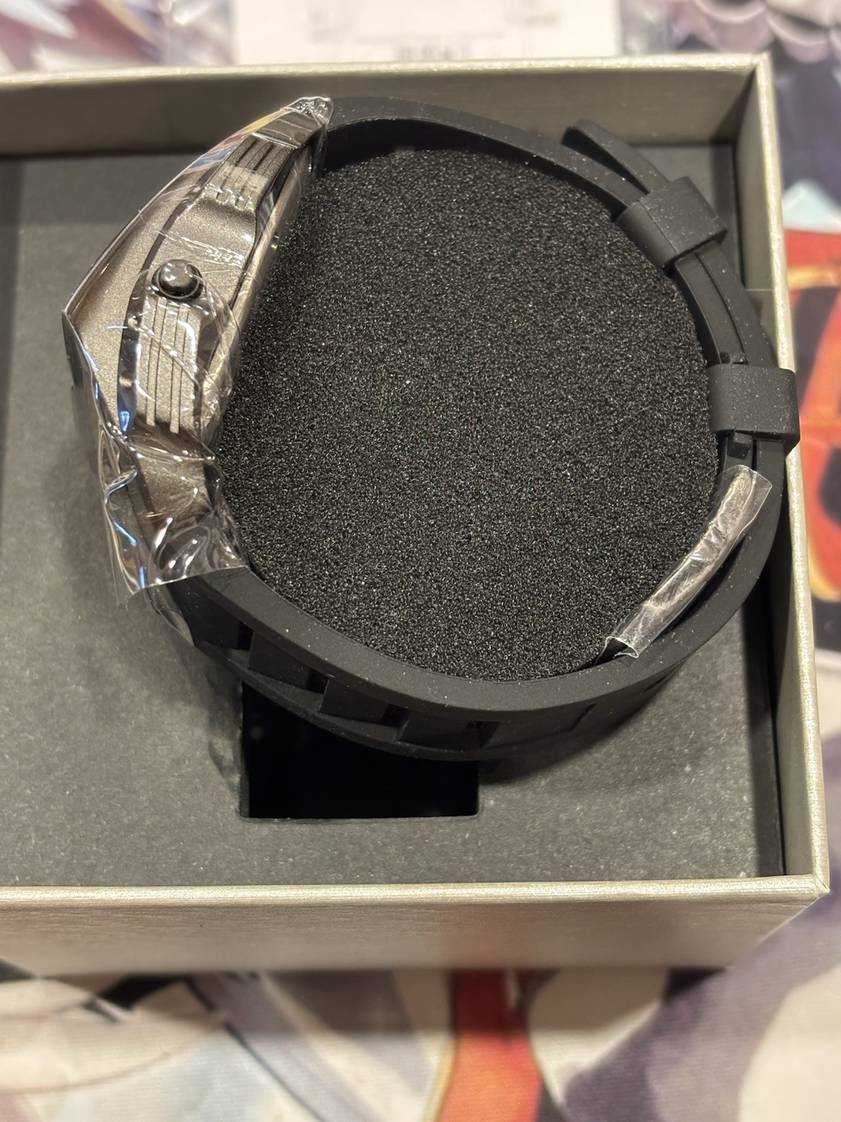 New in Box Benly Design Gladiator X7000 Grey With Black Band