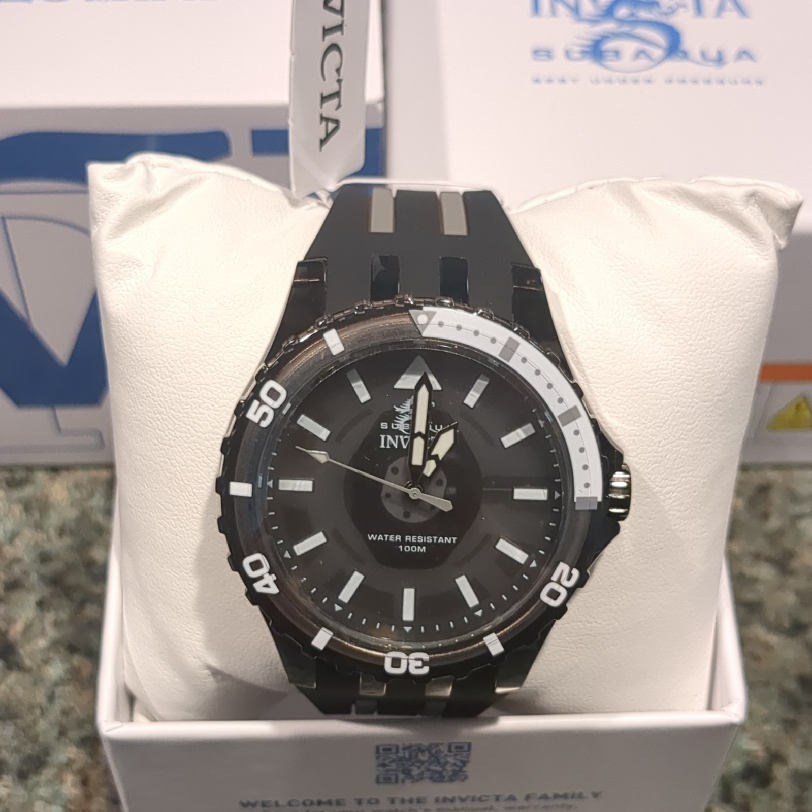 Invicta Subaqua Men’s Diver Quartz 100m Black Dial Black/White Bezel w/ Box