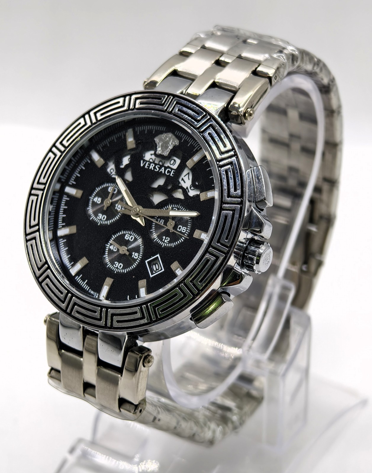 Fantastic Versace Chronograph Date Indicator Fix Bezel Men’s Wrist Watch