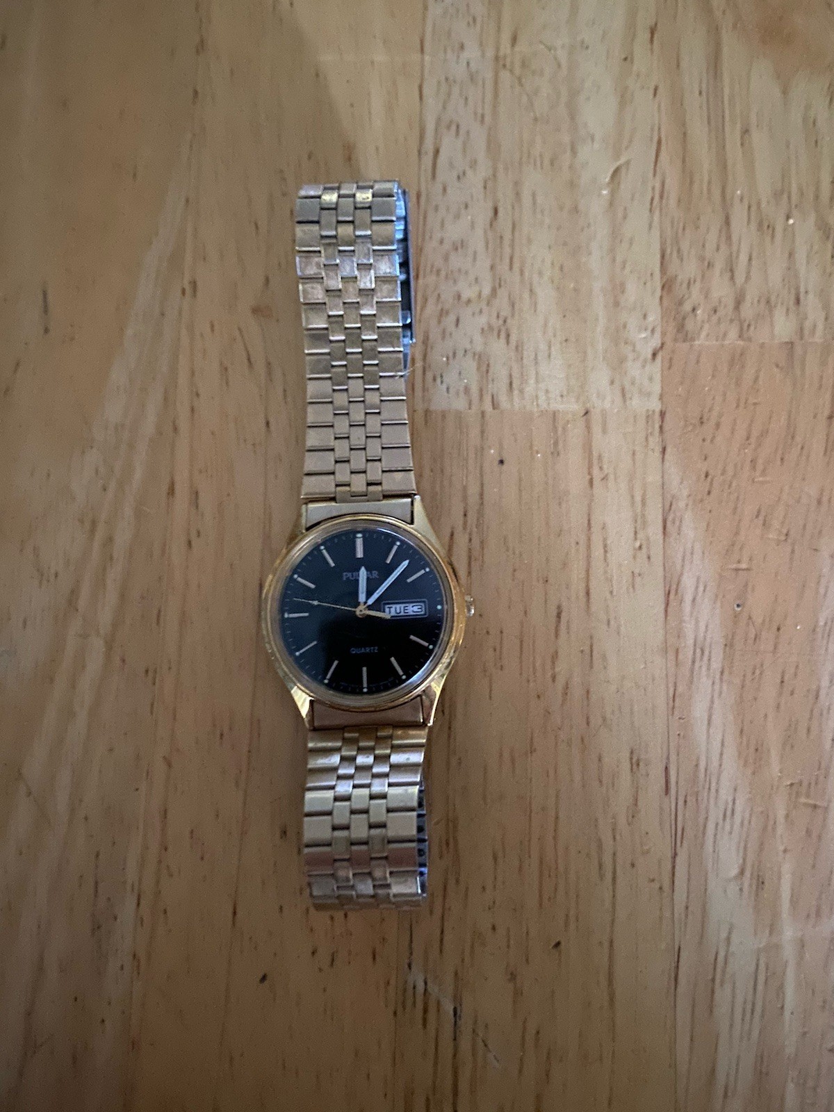 Vintage Pulsar V533-8B50 Quartz Men’s Watch Day / Date. Blue, Gold & Silver.