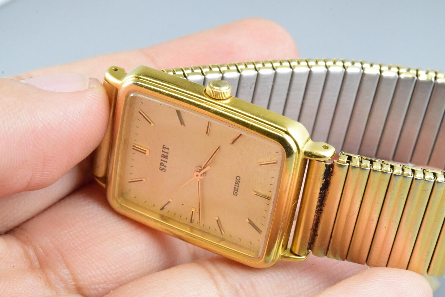 Vintage watch Seiko Spirit Gold Plated 5E21-6B60 Yellow Men Quartz Cushion 21mm