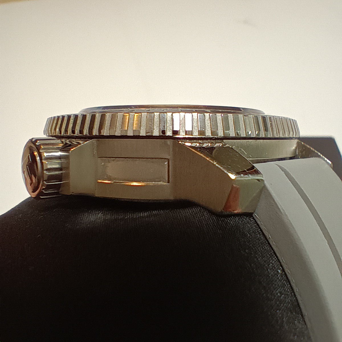 Tissot Seastar 2000 Professional Diver’s Mens Watch T1206071744100. 46 mm Case.