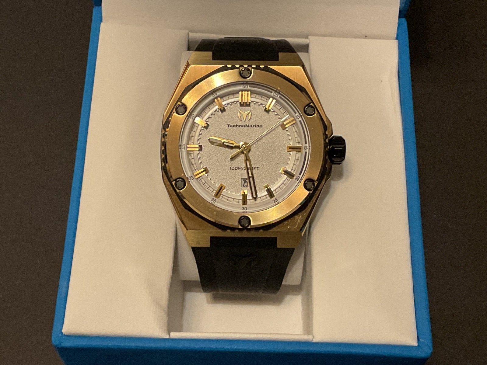 Technomarine 45mm Coral Legacy TM-416068 Mens Stainless 100 Meter Watch 🦈