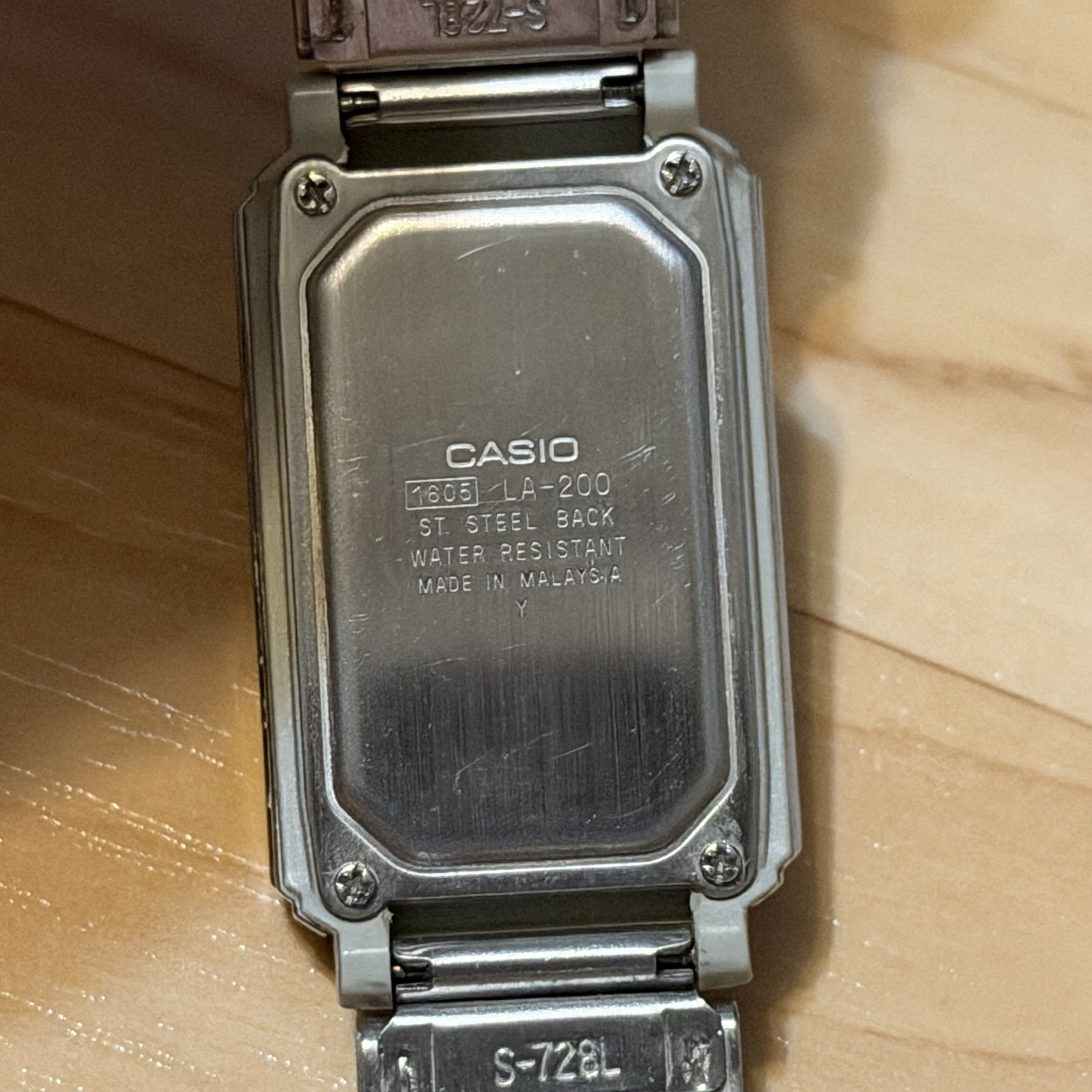 Casio LA-200 Vintage Silver Display Illuminator Futurist Digital Watch LA200 200