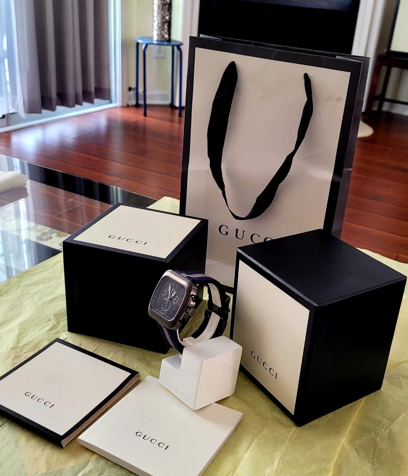 Gucci Coupe Chronogra,Authentic,Near Mint,Hardly Worn,Mens,45MM,Box,Bag,Booklet.