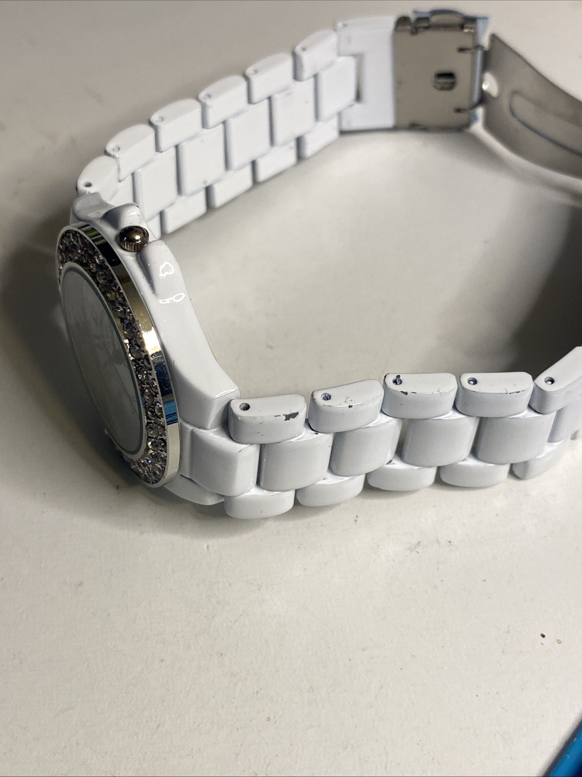 BORA Diamond & White Tone Watch New Battery