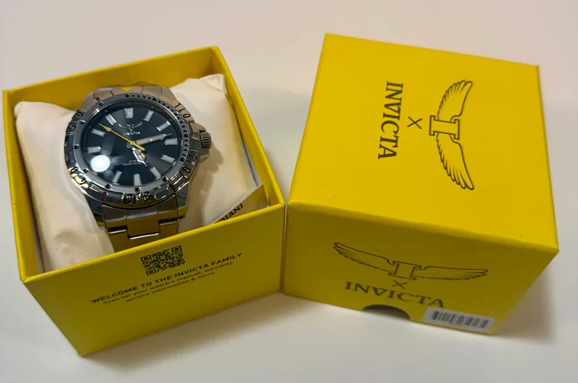 Invicta Specialty Mens 42mm Silver Black Dial Quartz Steel Bracelet Watch 69040