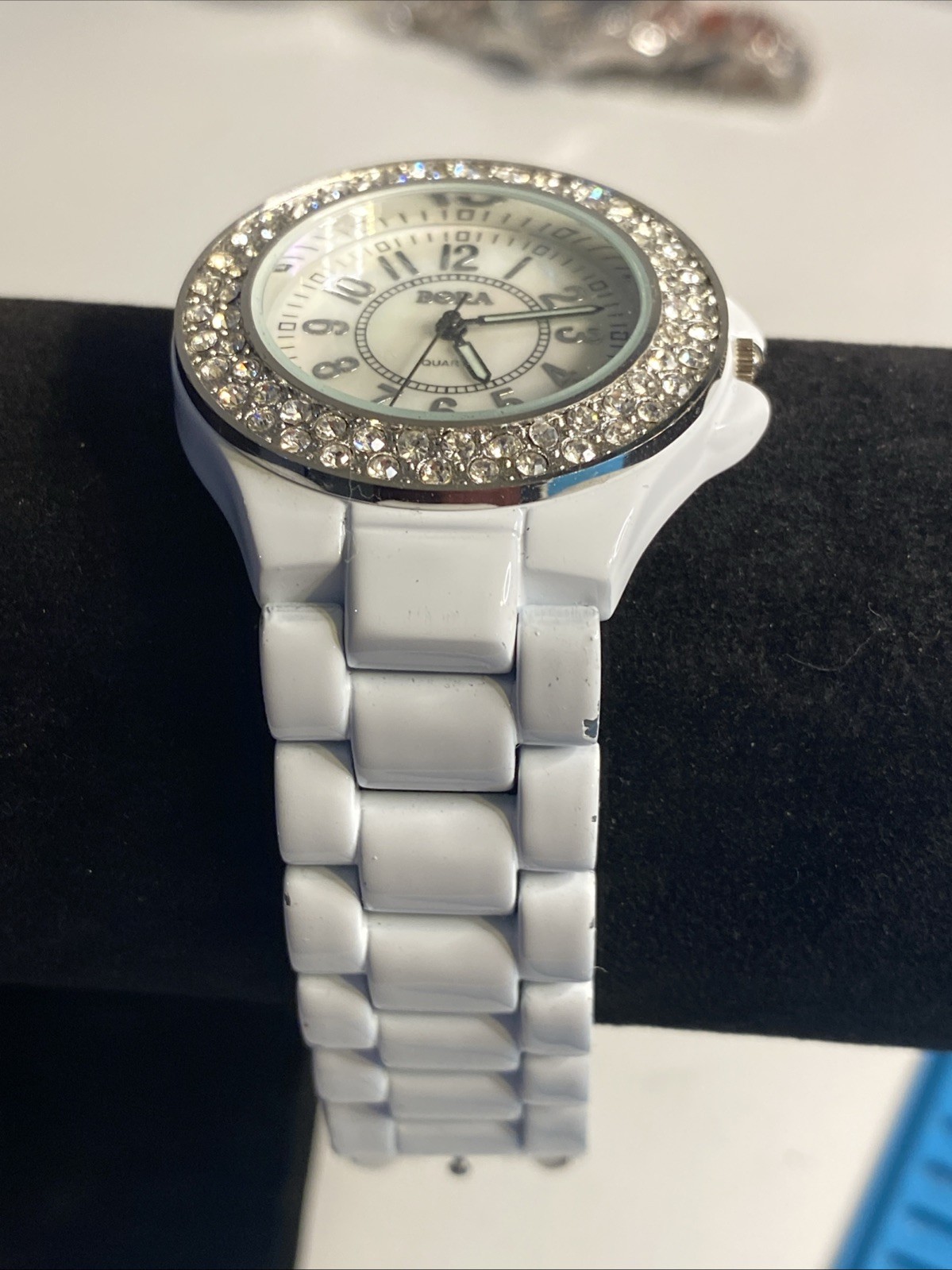 BORA Diamond & White Tone Watch New Battery