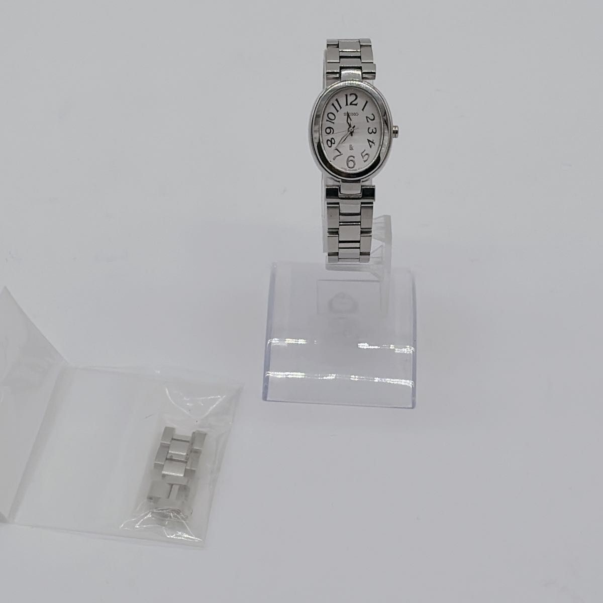 Seiko Quartz Ladies Watch Oval Silver Dial Stainless Japan