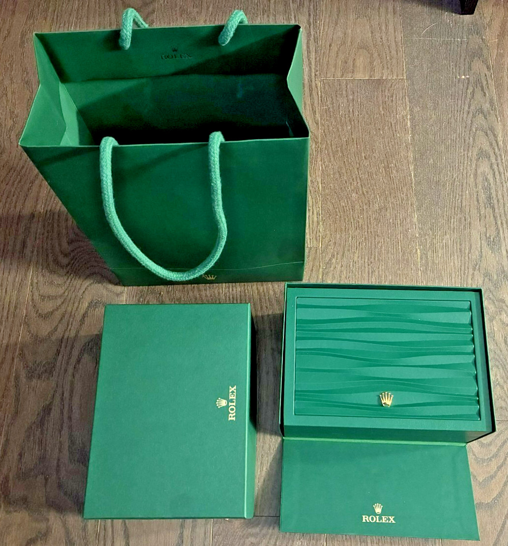 Rolex DATEJUST 41mm FULL SET – White Gold Fluted Bezel Jubilee 126334 OCT 2025