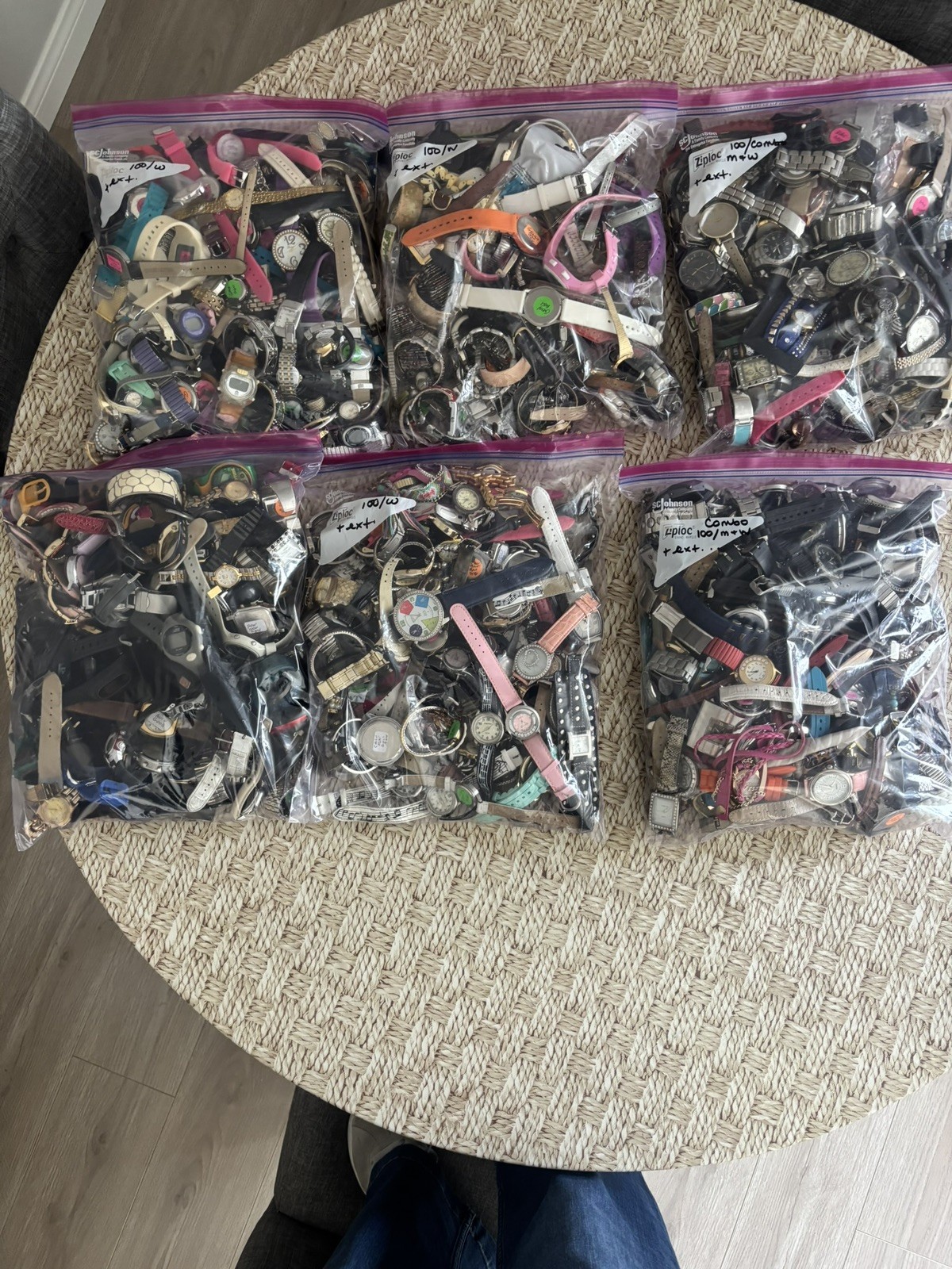 Lot of watches, parts, repair, art, some may only need a battery and/or a band