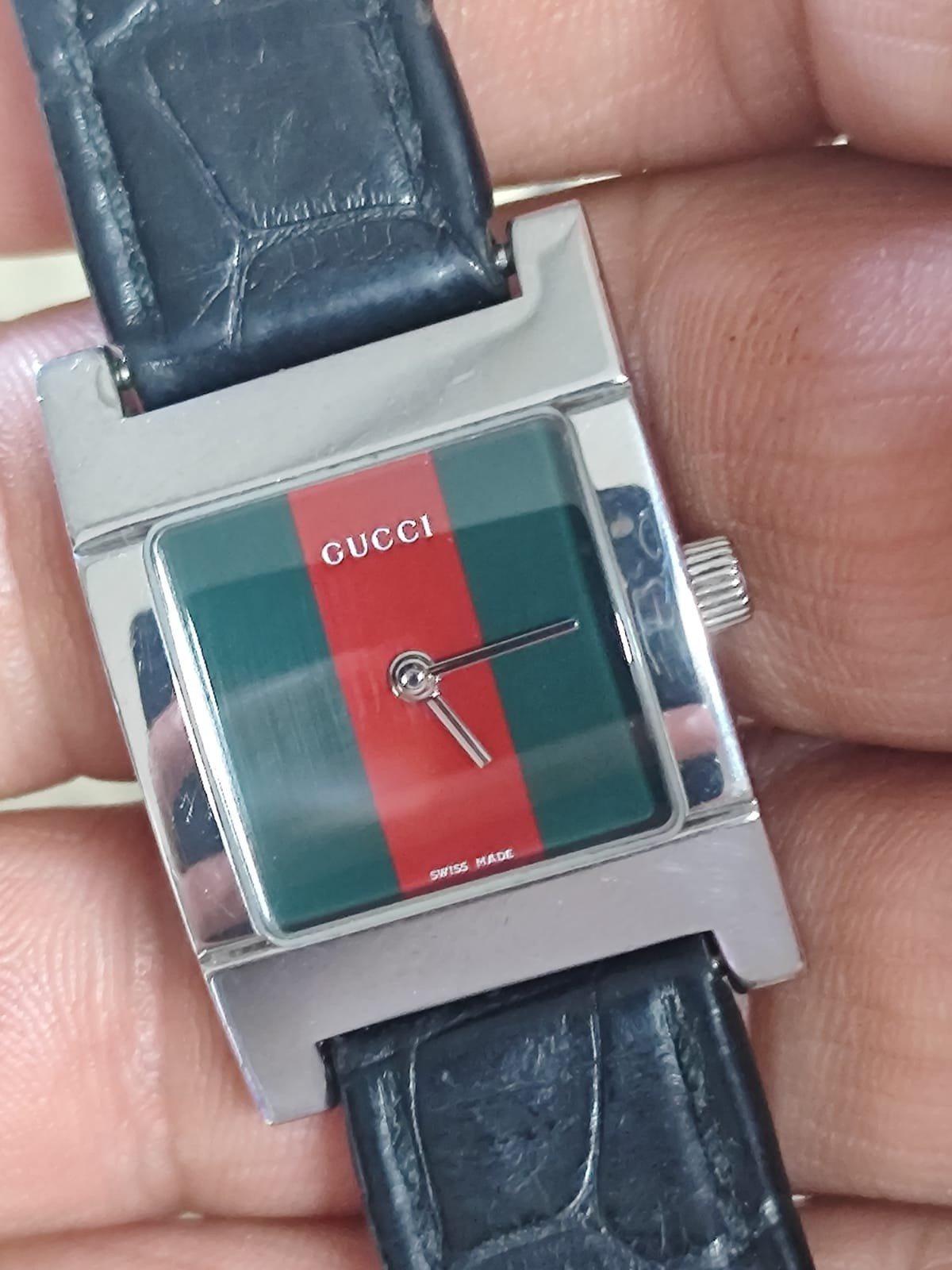 GUCCI Classic Green / Red Dial Black Leather Lady Watch 7700L Genuine NOS