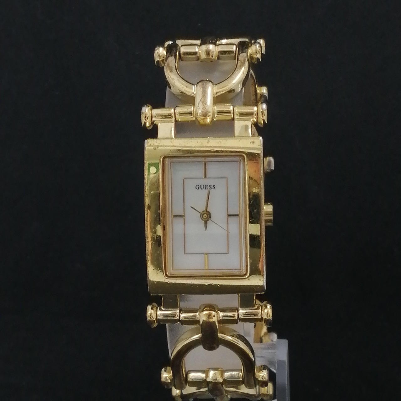 Guess quartz women’s watch W90004L1 analog 1-month warranty
