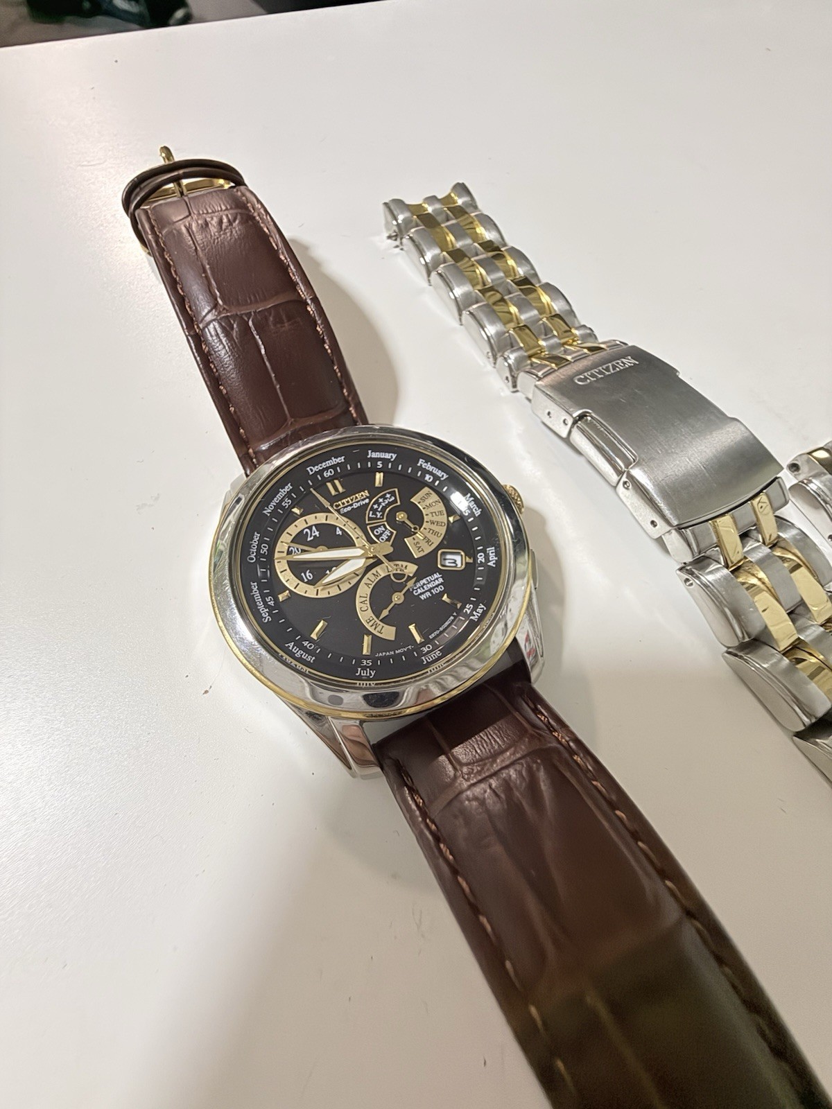 Citizen Eco Drive Watch E870-S015294 Calibre 8700 Gold Silver 2 Tone Black Dial