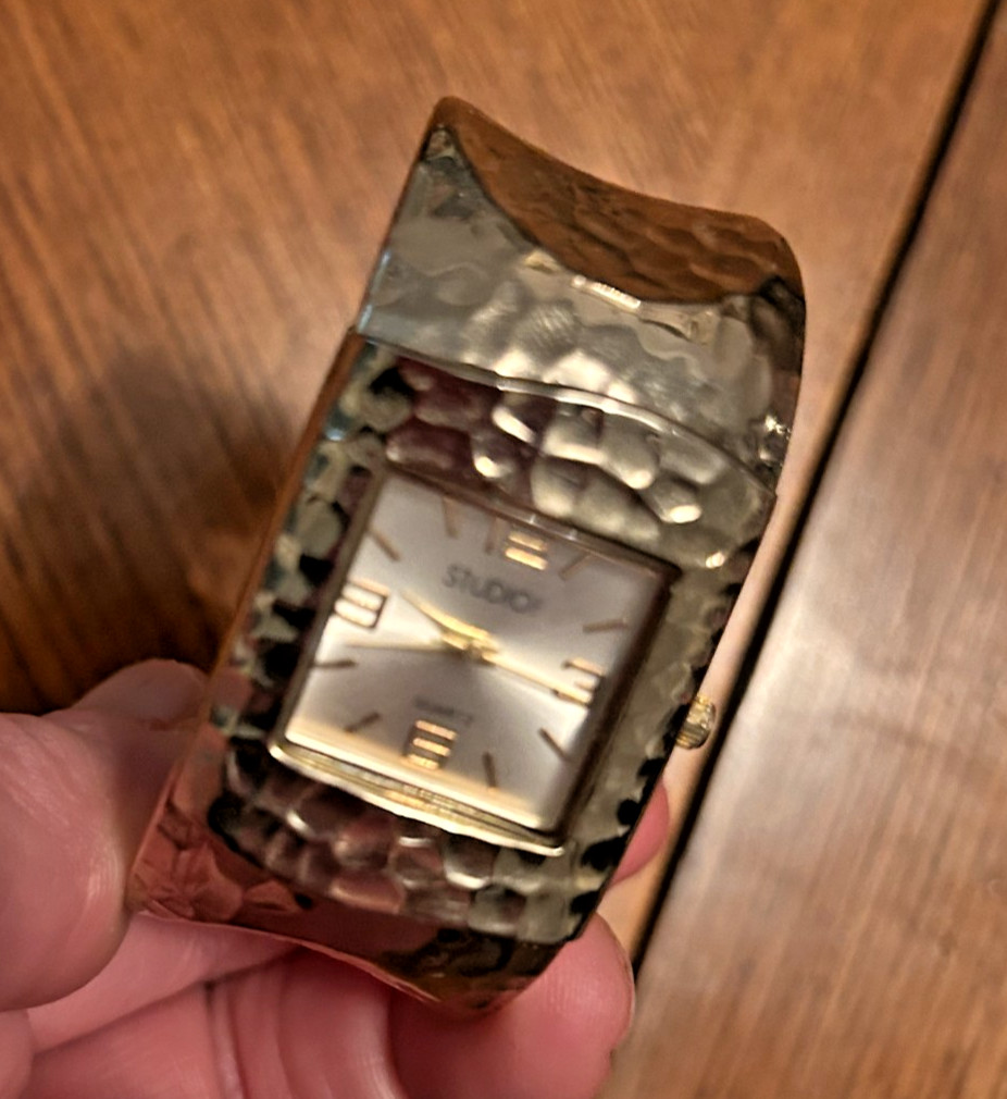 Studio Quartz Hammered Silver Tone Cuff Bracelet Watch New Battery Works