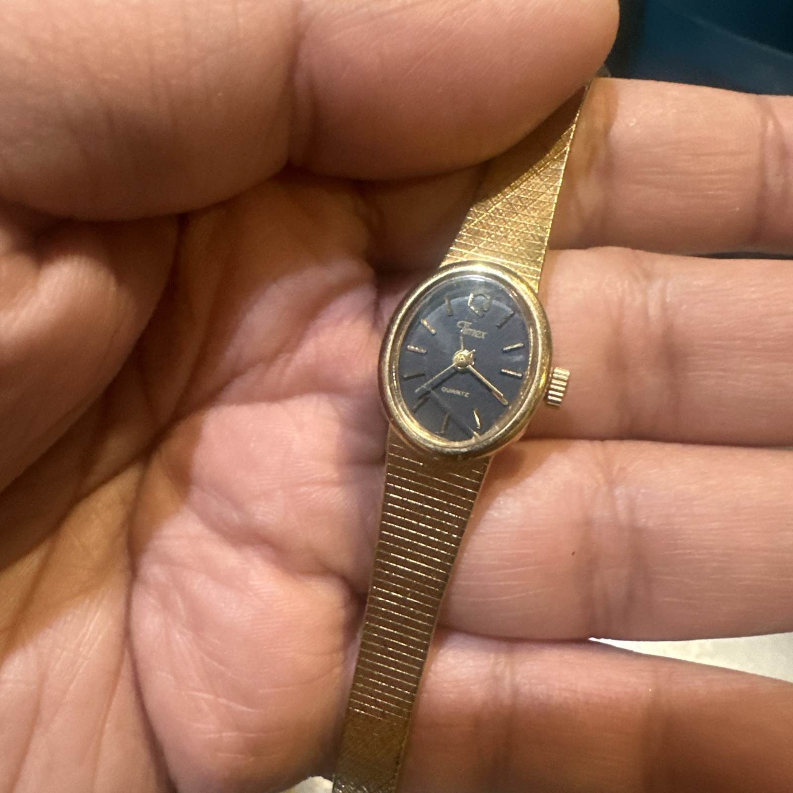 Works VTG 1980’s Timex Watch Women Gold Tone Oval Dial 15mm New Battery Fit 6in