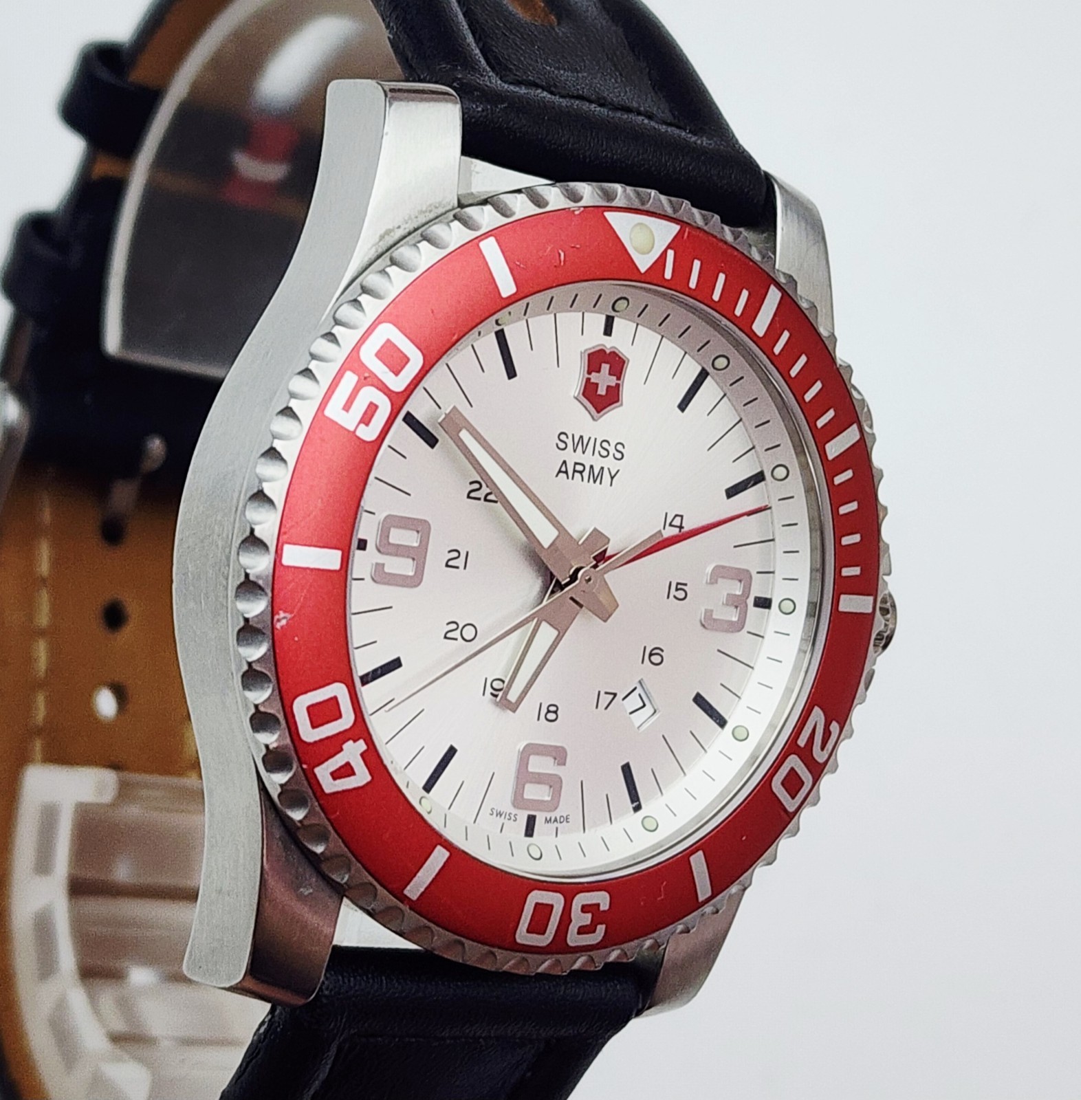 Men’s SWISS ALARM Watch VICTORINOX SWISS ARMY “Maverick II” 24141