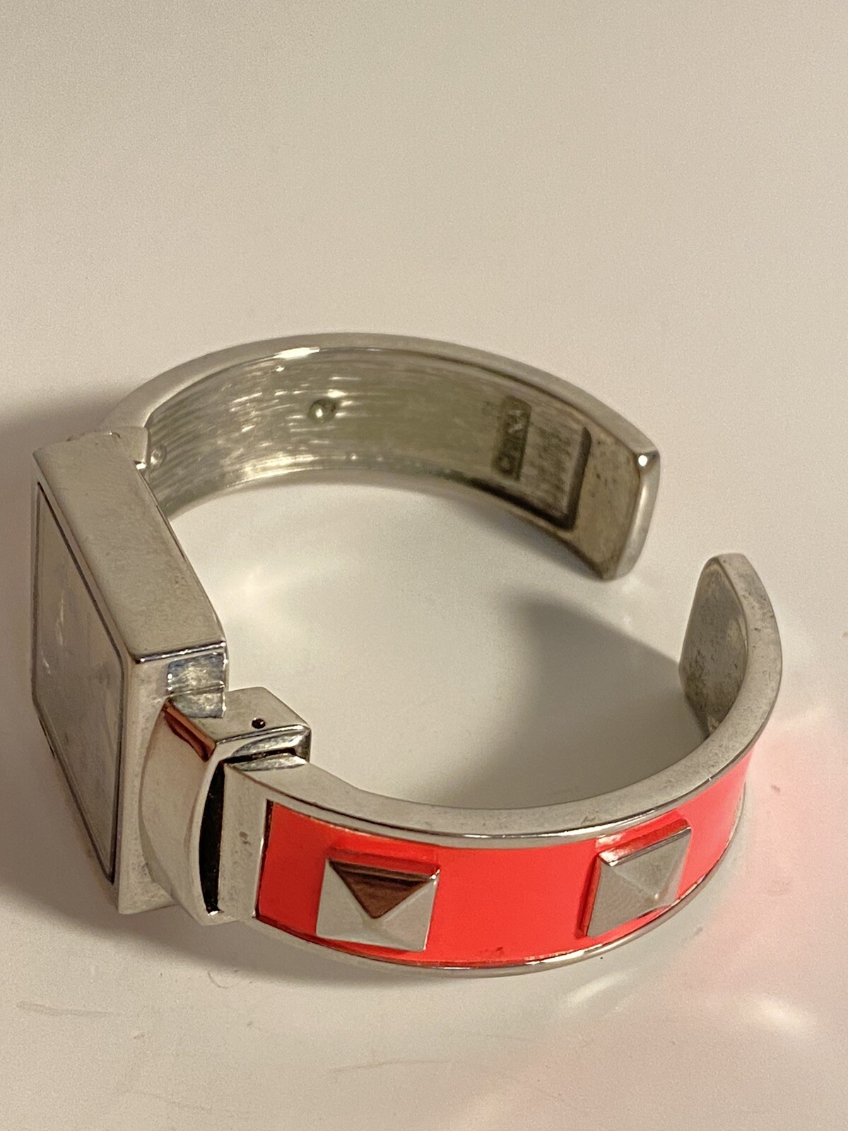 Studio Time, hot pink Silver Tone stud Cuff Band needs batt STD3212T original