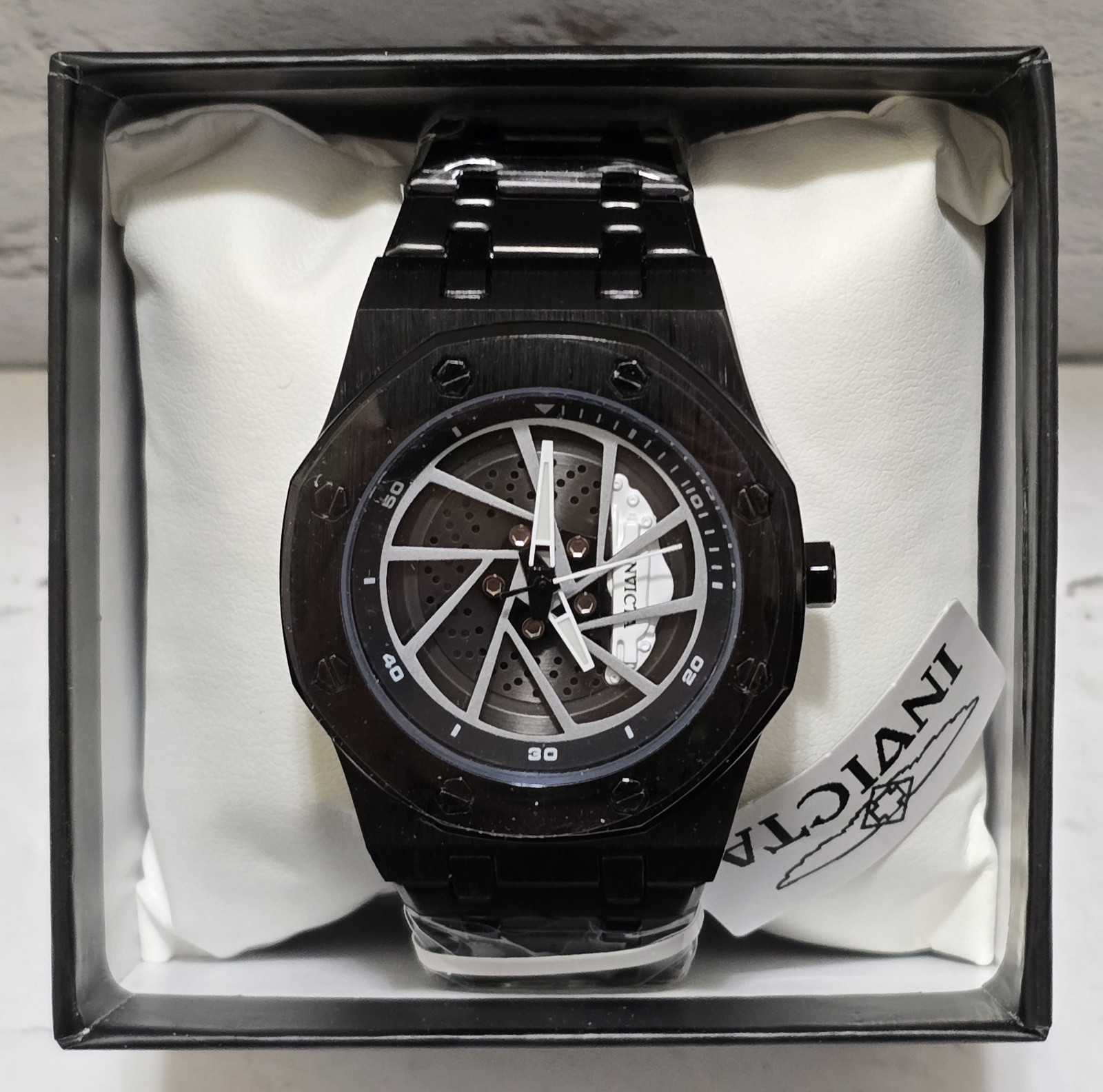 Invicta Speedway Rim Men’s Watch 42mm Black White 70037 Brand New