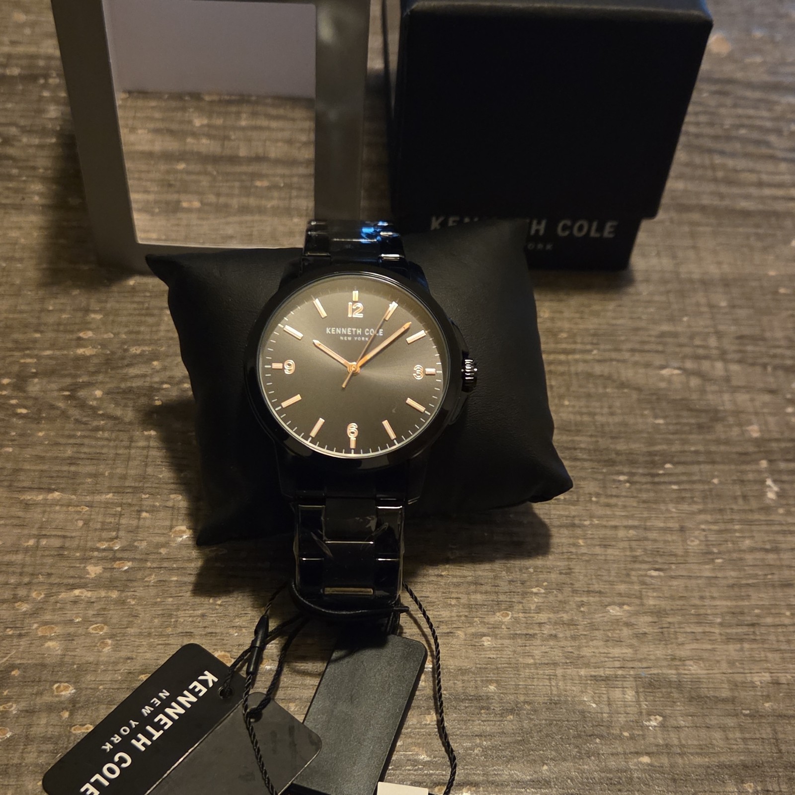 Kenneth Cole Kingston Analog Quartz Black Dial Black SS Bracelet 42mm Box