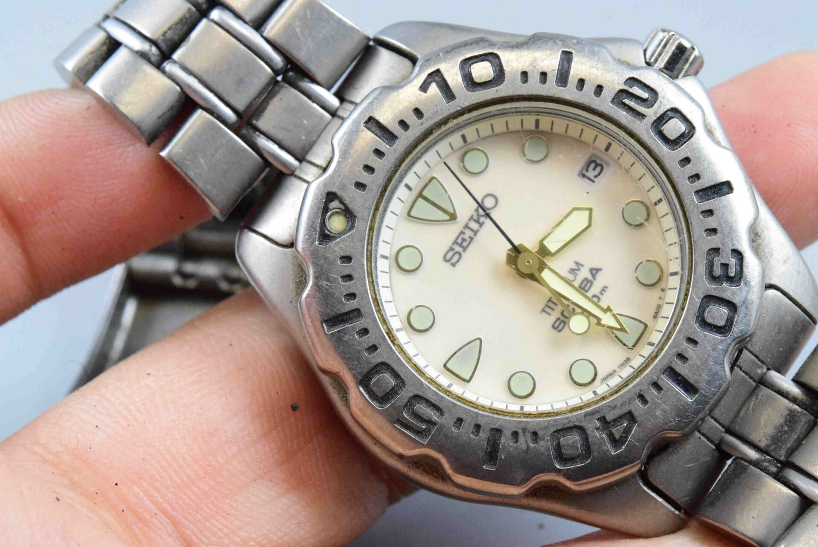 Vintage Seiko Titanium Scuba 7N35-6A20 IRIDESCENT-DIAL Men Quartz Round 31mm