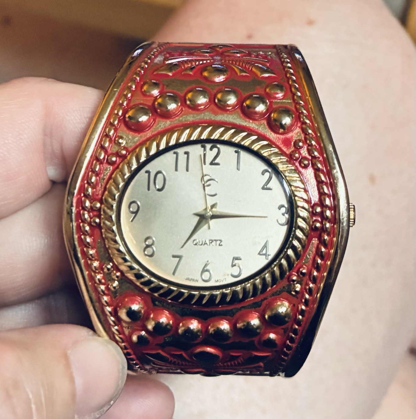 Geneva Platinum No. 8635 LC Women’s Cuff Watch Ornate Red Gold Japan Movt