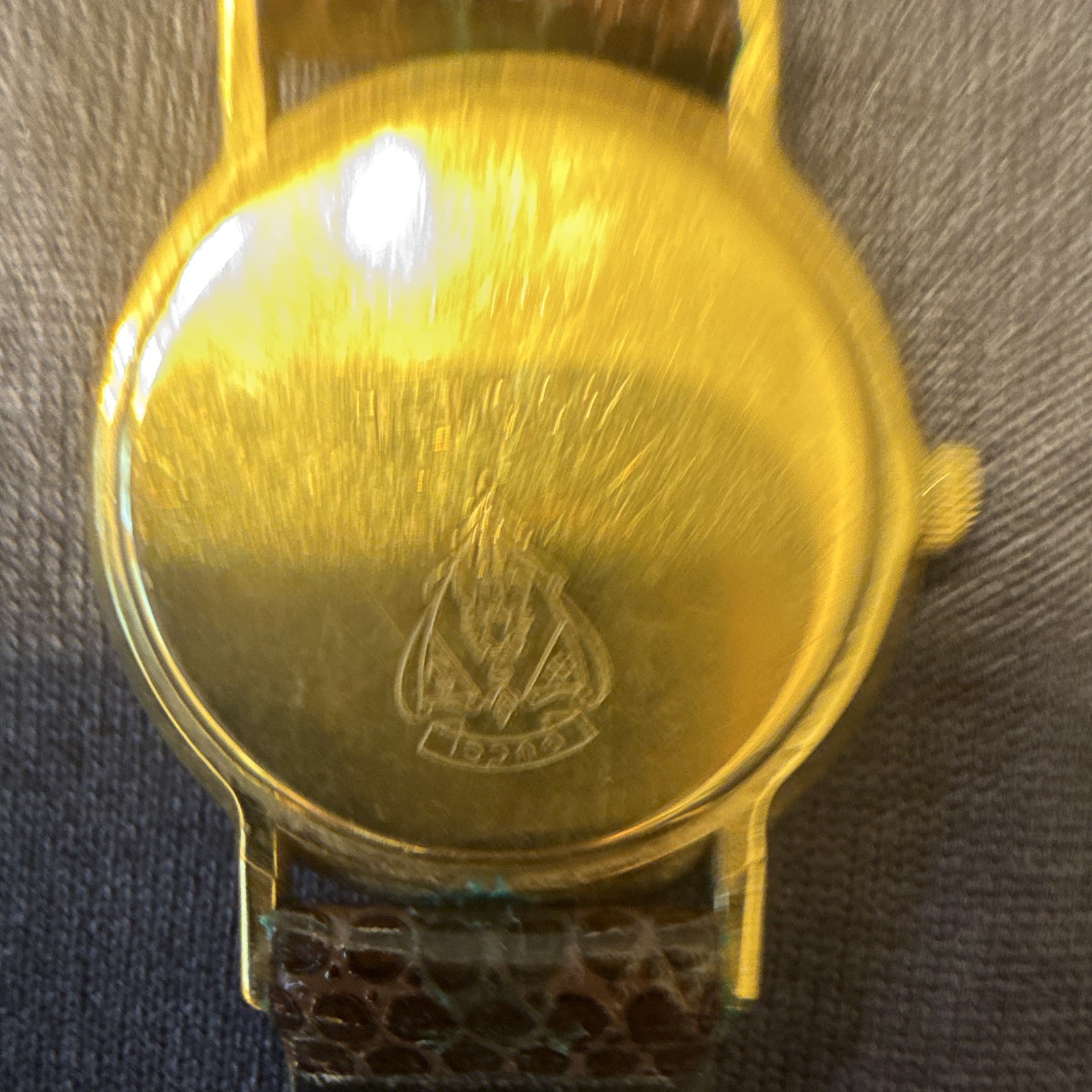 Gucci 3004L Quartz Swiss Made Round 26mm Gold Case Red/Green Dial Brown Strap