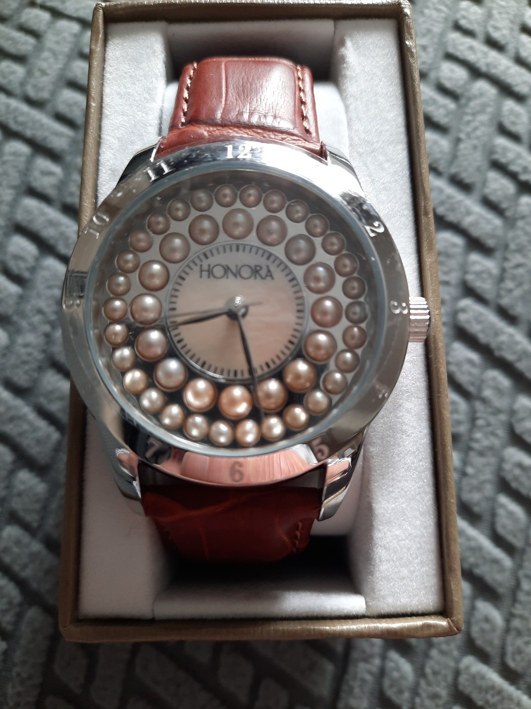 Honorna Watch w/mother Of Pearl