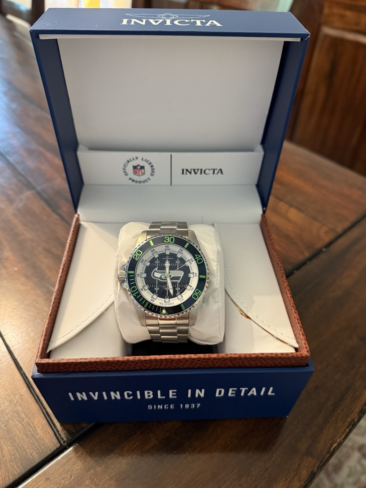 NFL Seattle Seahawks Invicta Men’s Stainless Steel Watch No. 36927 Original Box