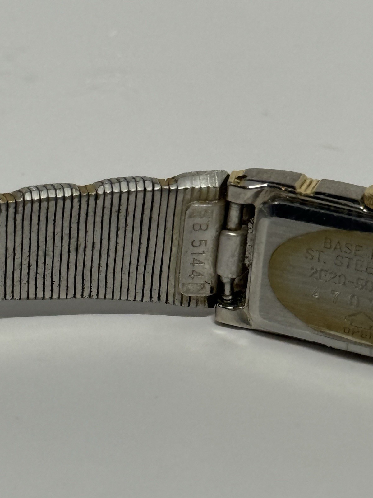 Vtg Seiko Quartz Two Toned Women Watch 2E20-5039 13mm Japan Silver Not Tested