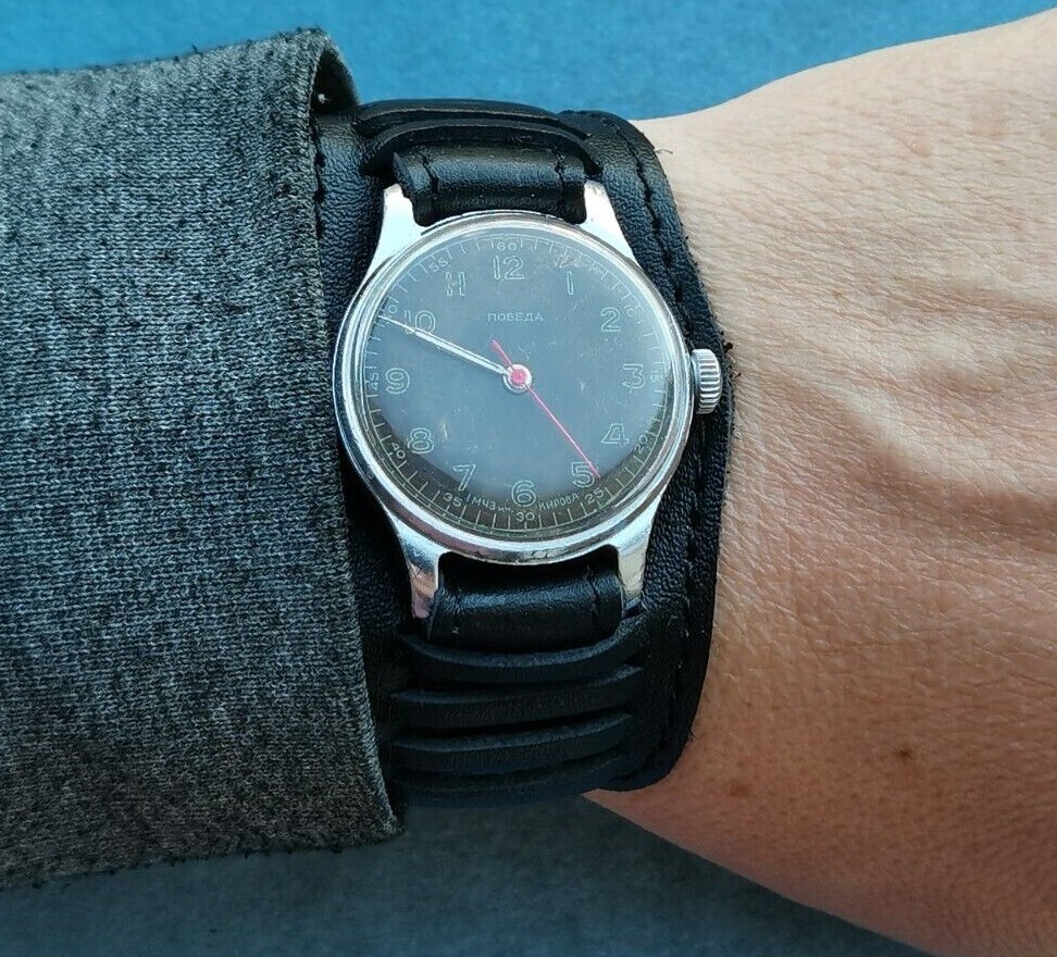 Very Rare Soviet Watch POBEDA Screwback Case m.1MChZ 15 jew.SERVICED USSR 1954