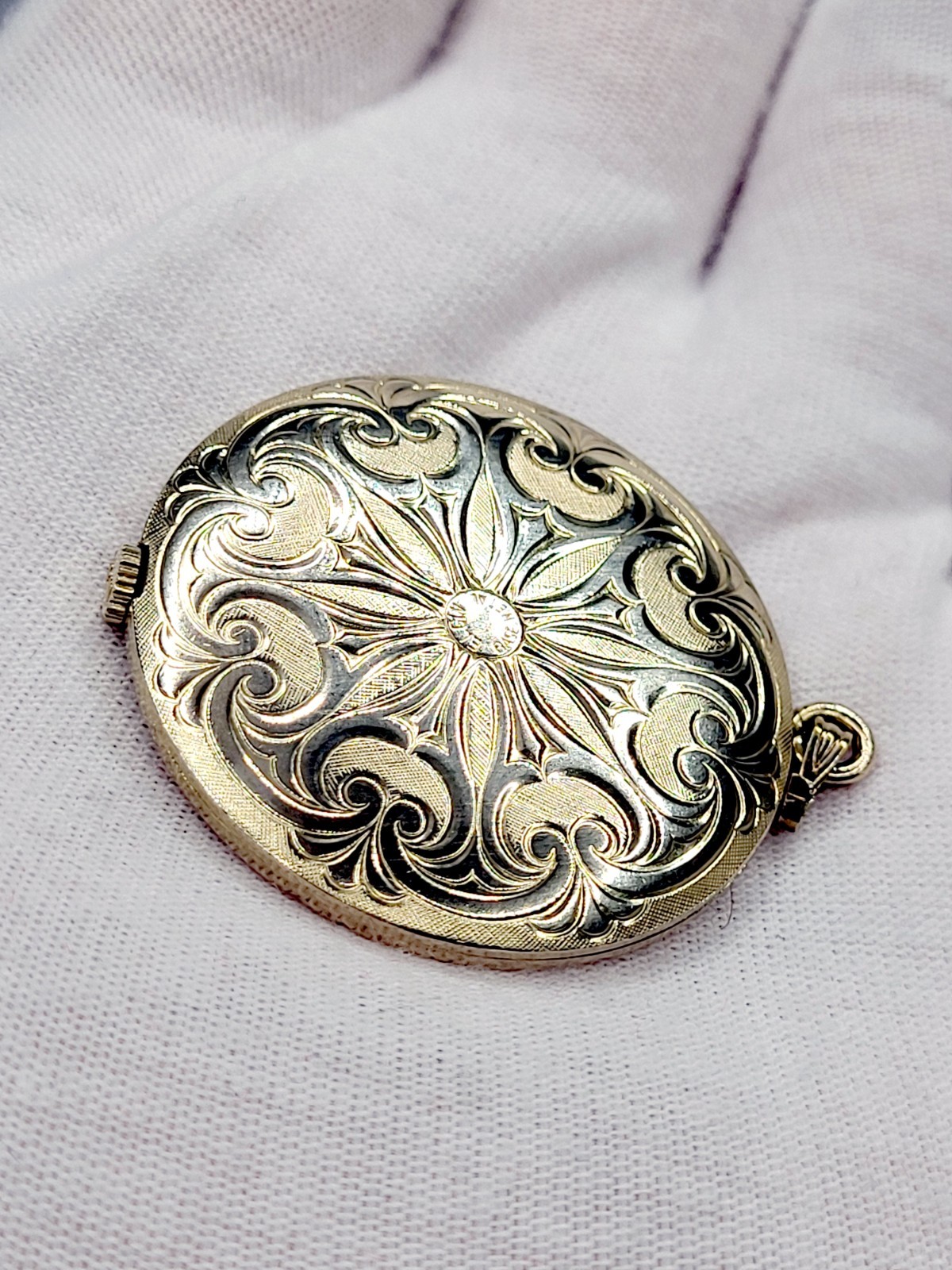 Swiss [MINT, WORKS] Elgin 34mm RARE Wind-up Women’s Pendant Watch Roman Dial