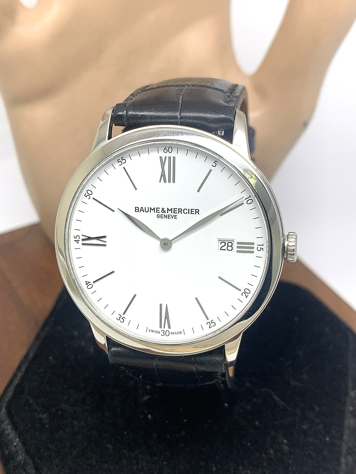 Baume & Mercier Men’s Watch 10323 Classima Swiss Quartz White Dial Leather 40mm
