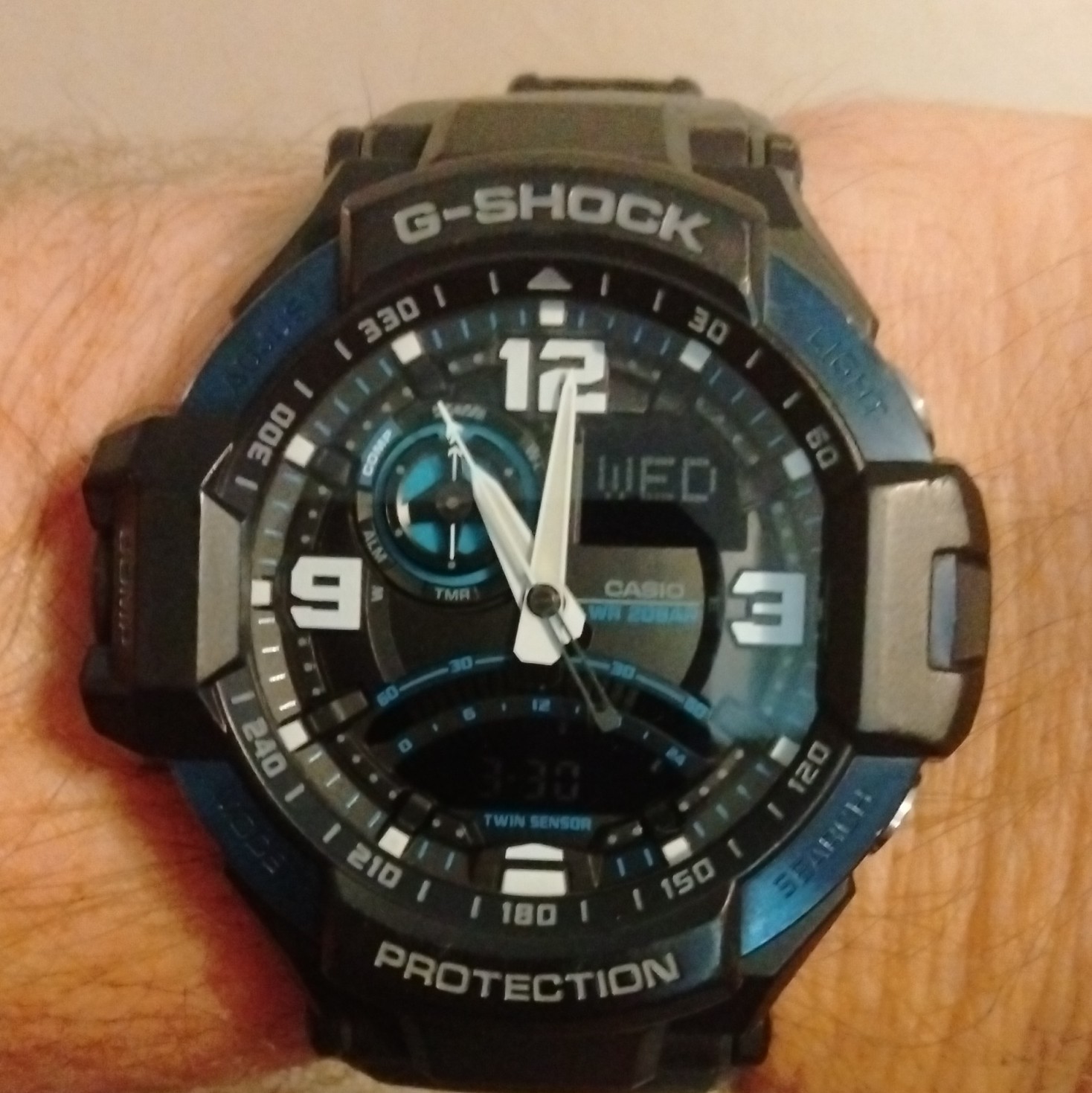 Casio G-SHOCK GA-1000-2B Men’s Analog/Digital Quartz World Time 200m Black