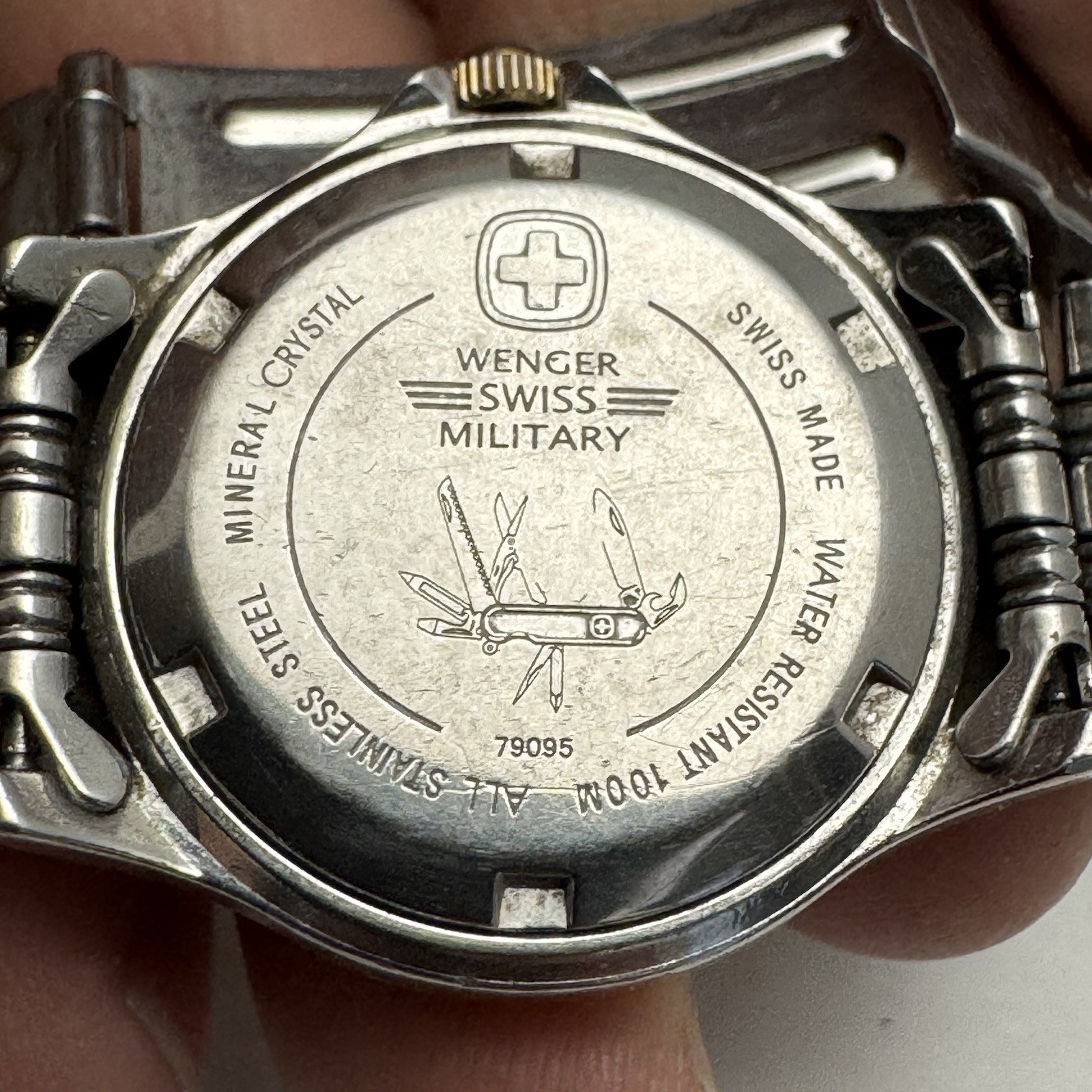 Wenger Swiss Military Watch 28mm Women’s 79095 Mineral Crystal Needs Battery