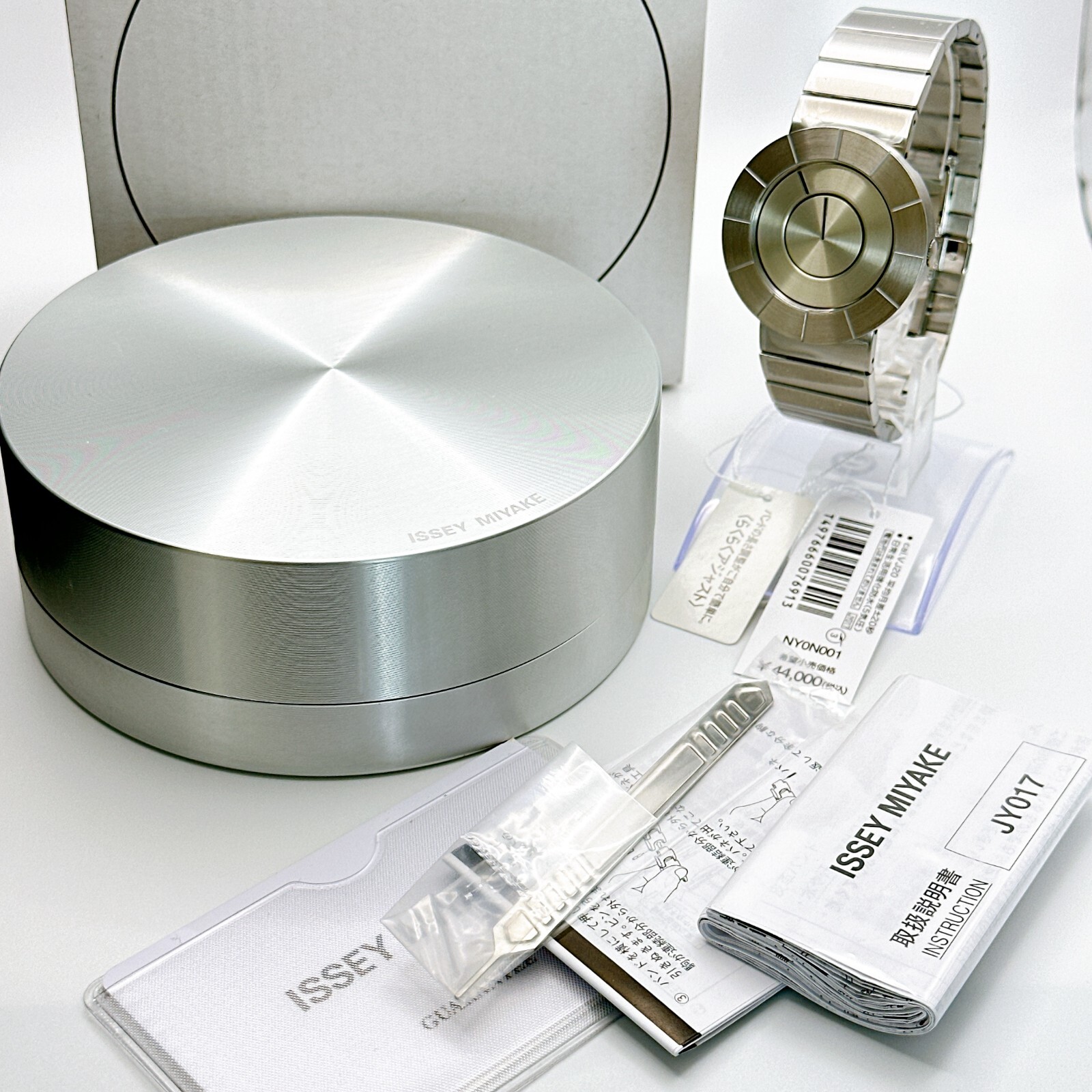 NY0N001 Issey Miyake To Tio Yoshioka Tokujin Designed IM-SILAN001 CITIZEN W