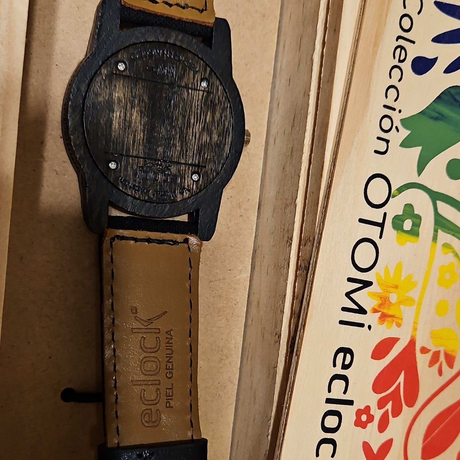 Men’s watch, handcrafted, featuring wood embroidery