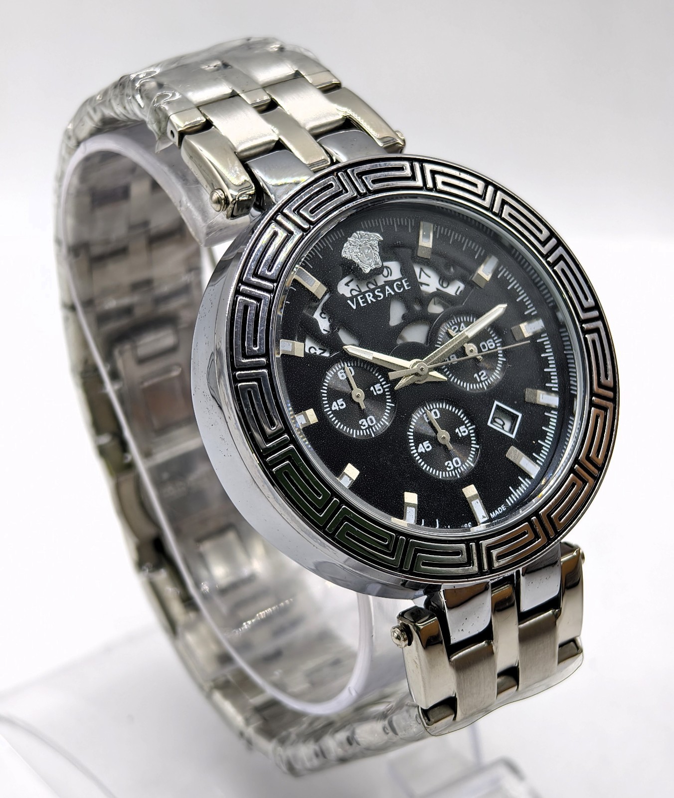 Fantastic Versace Chronograph Date Indicator Fix Bezel Men’s Wrist Watch