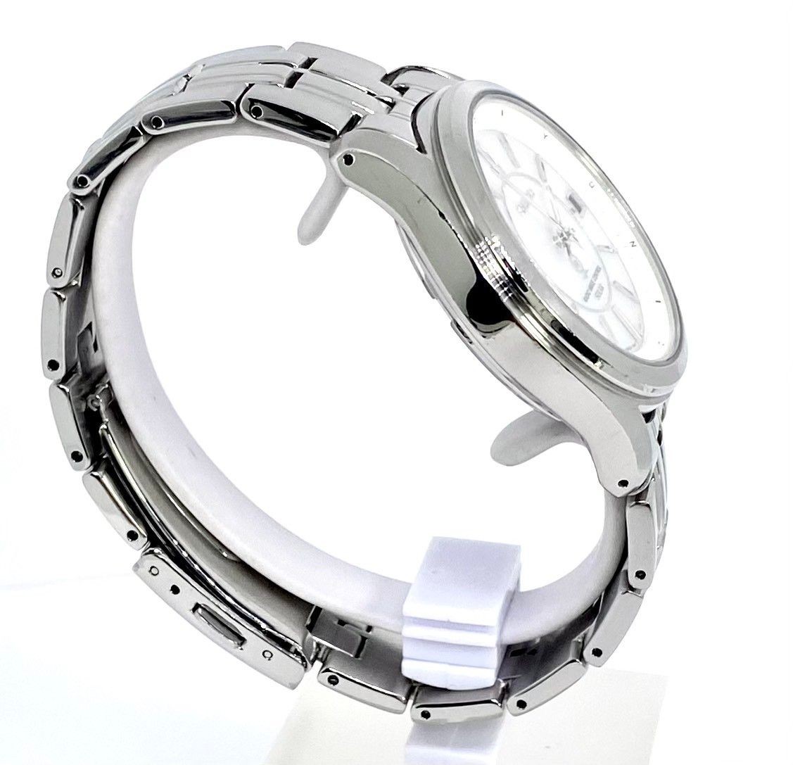 Seiko 7B22 Radio Solar Mens Watch Silver Dial Date Sapphire 10ATM Japan