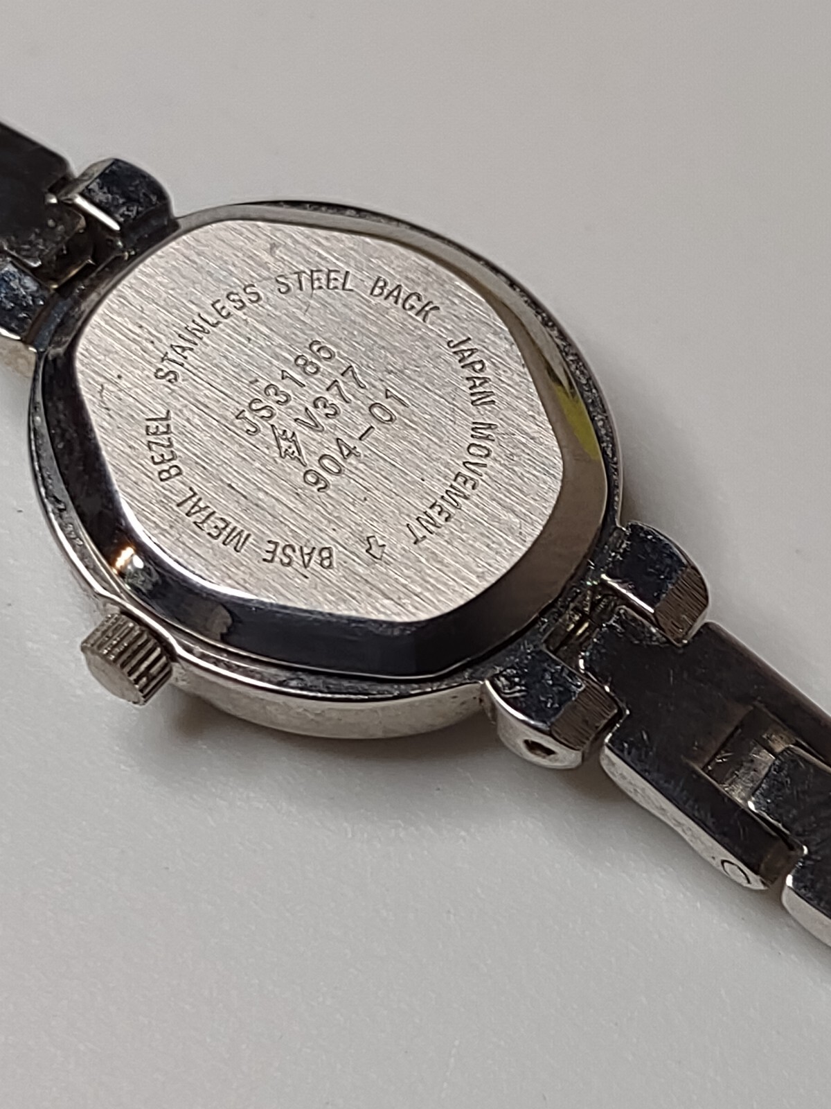 7.5 Inch Jaclyn Smith Silver Tone Watch With Mother Of Pearl Dial