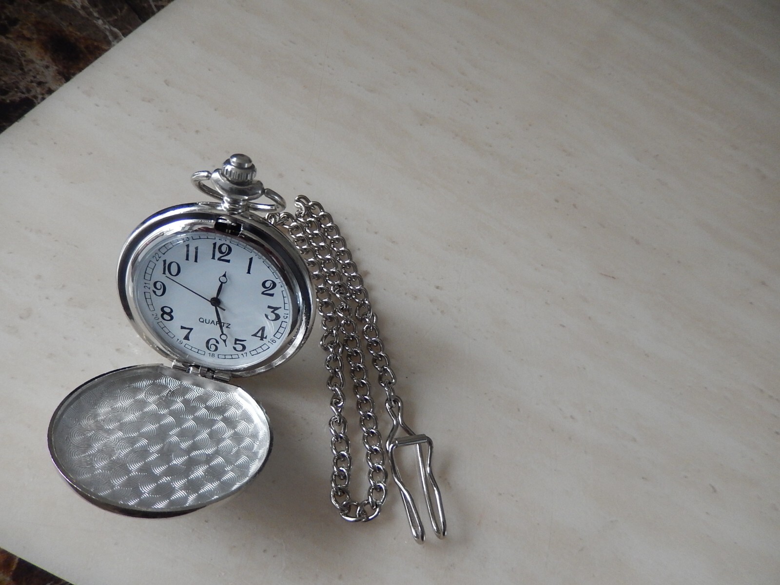 NASA SPACE SHUTTLE CHROME POCKET WATCH WITH CHAIN